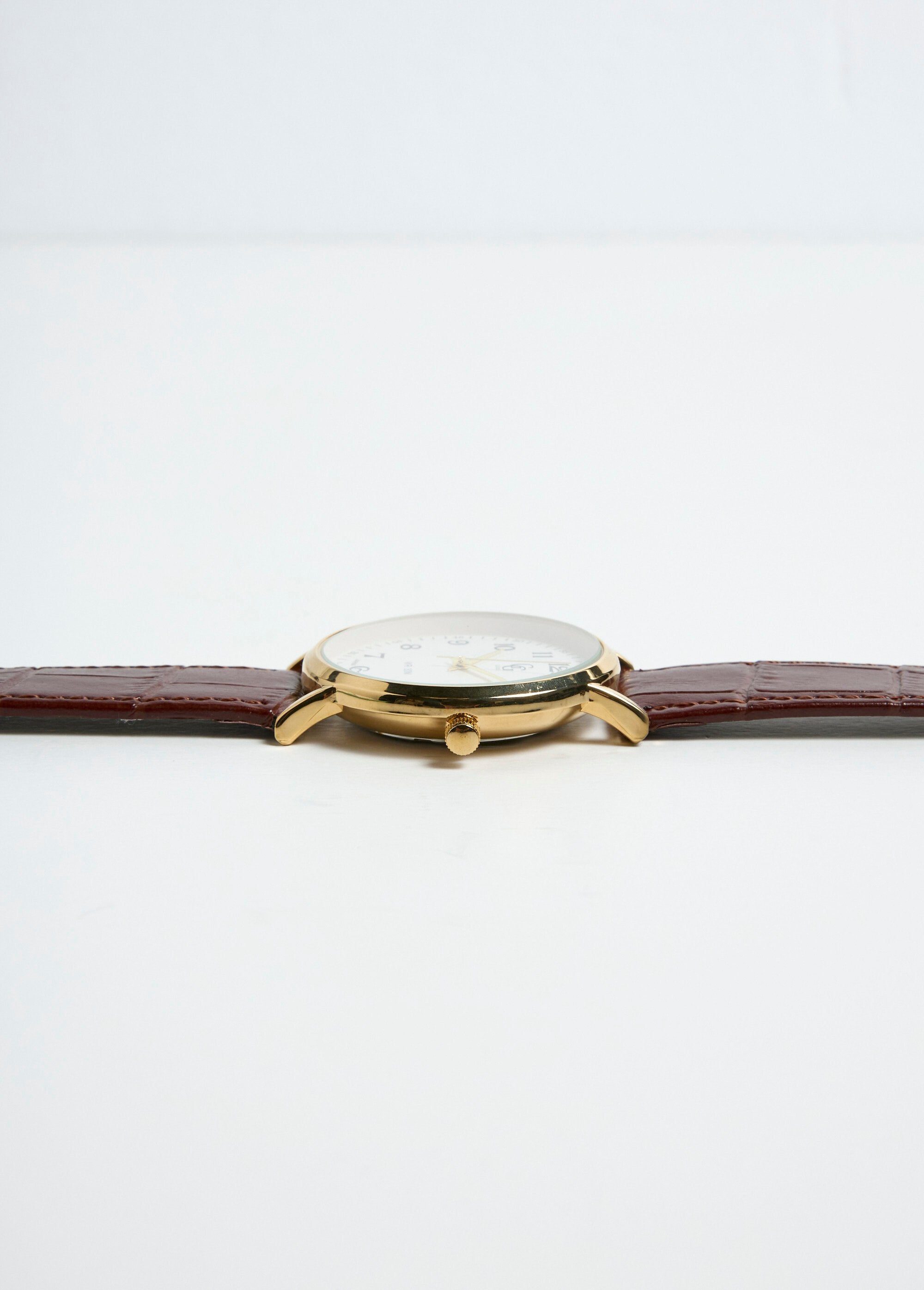 Rond_horloge_van_roestvrij_staal_en_krokodillenleer_Marron_DE3_slim