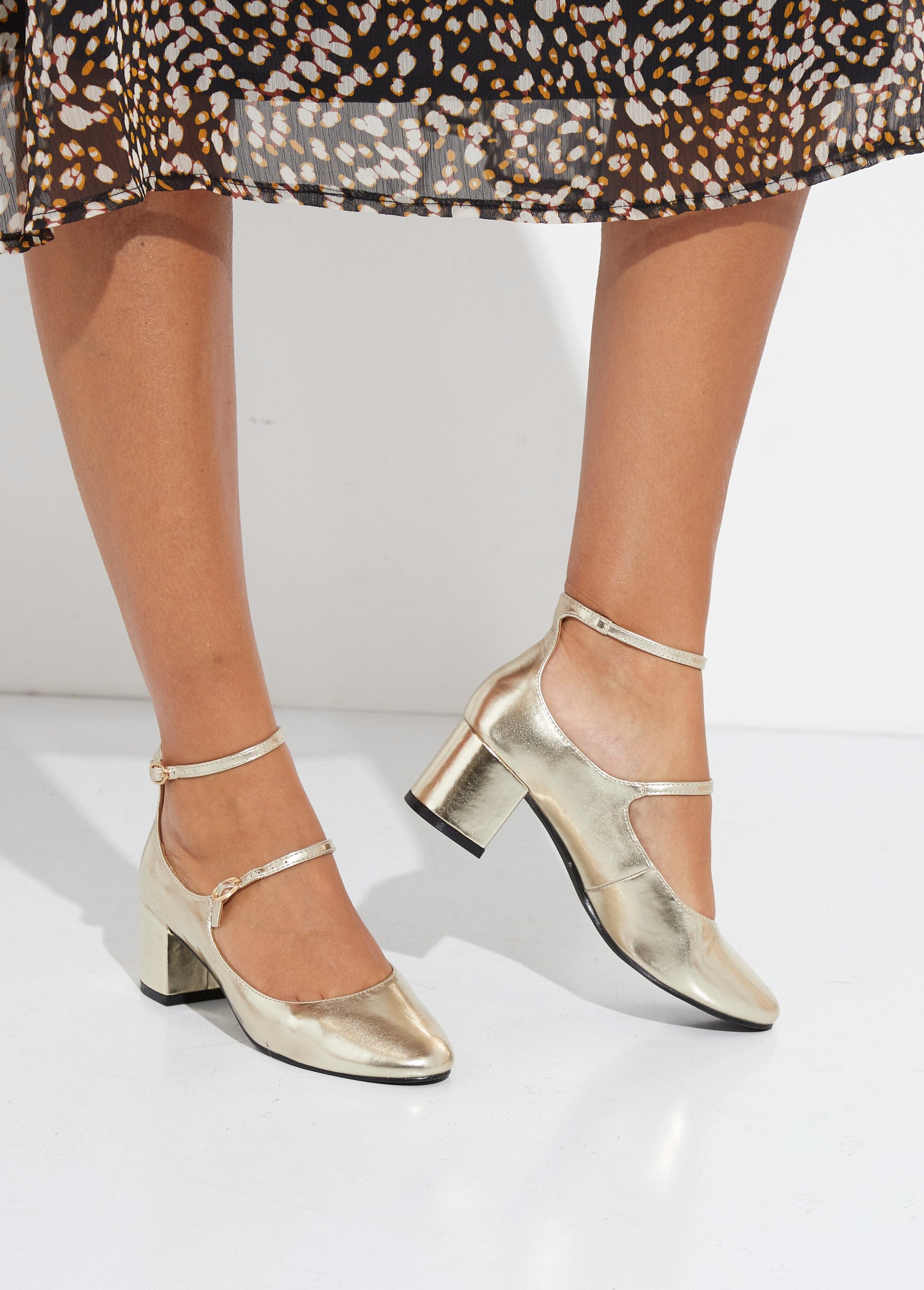 Enkellaarsjes_met_ronde_teen_en_dunne_riempjes_Dore_SF1_slim