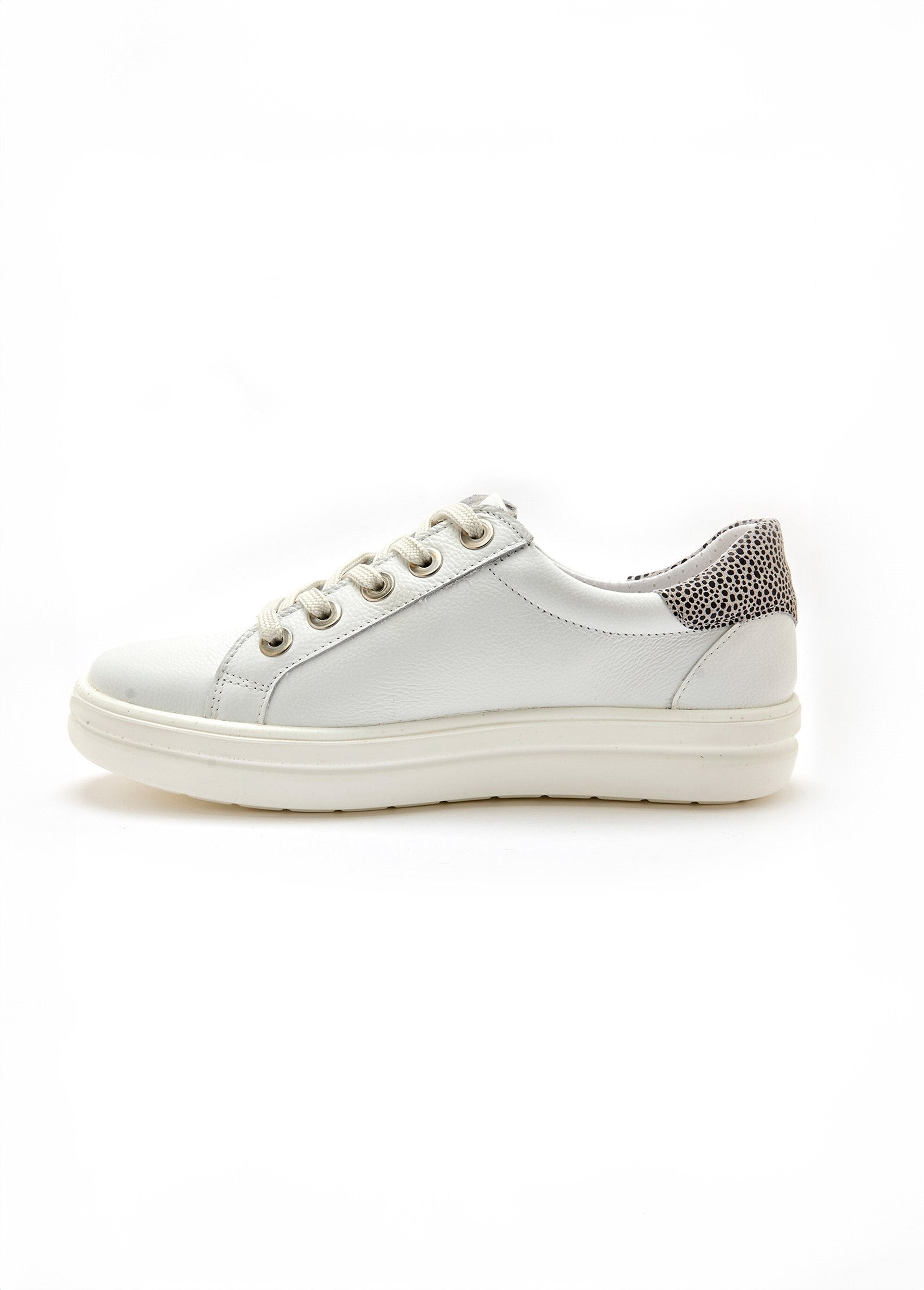 Leren_sportschoenen_met_veters_en_ritssluiting,_hakdetail_Blanc_GA1_slim