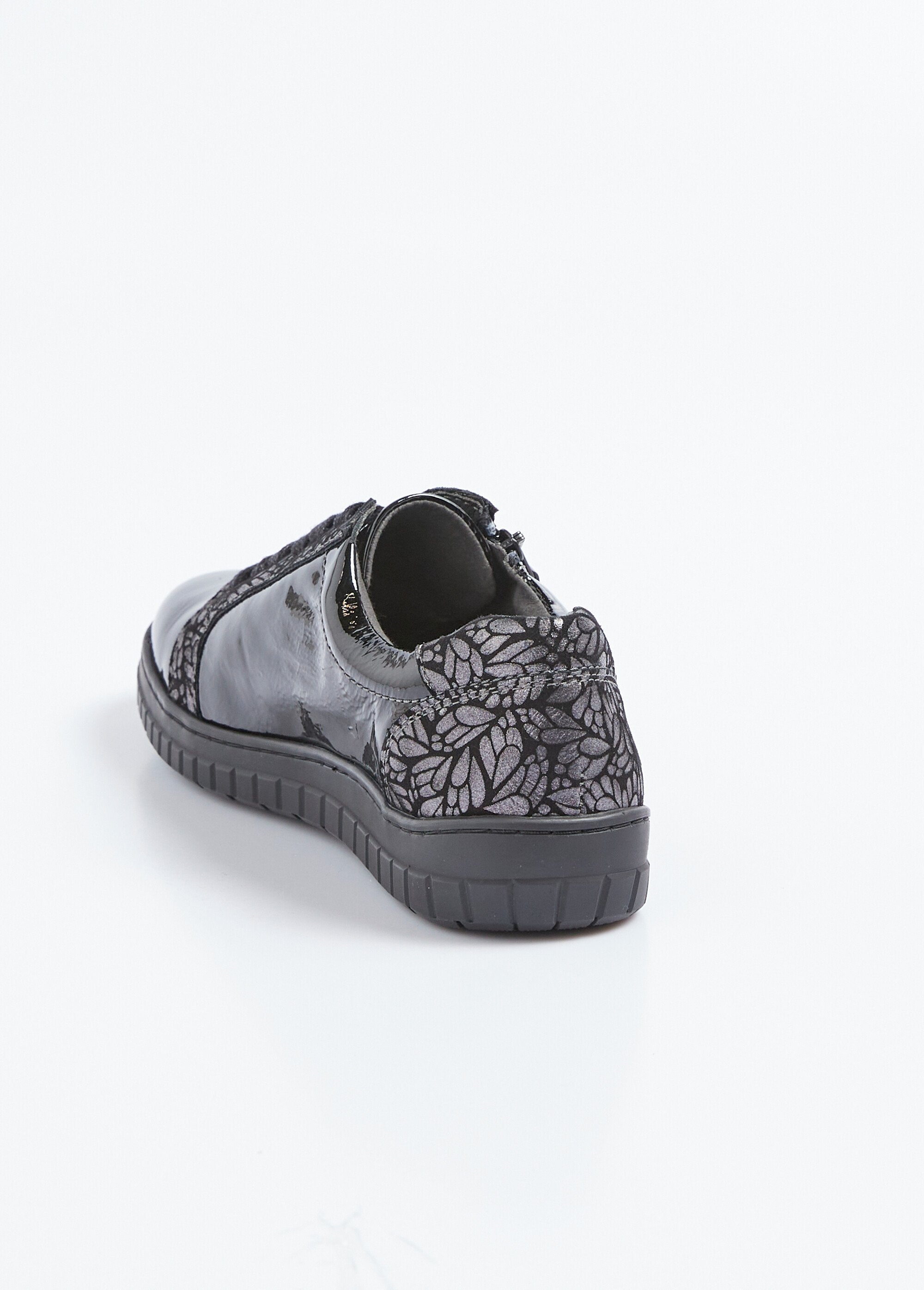 Brede_comfort_veterschoenen_met_ritssluiting_Zwart_DO1_slim