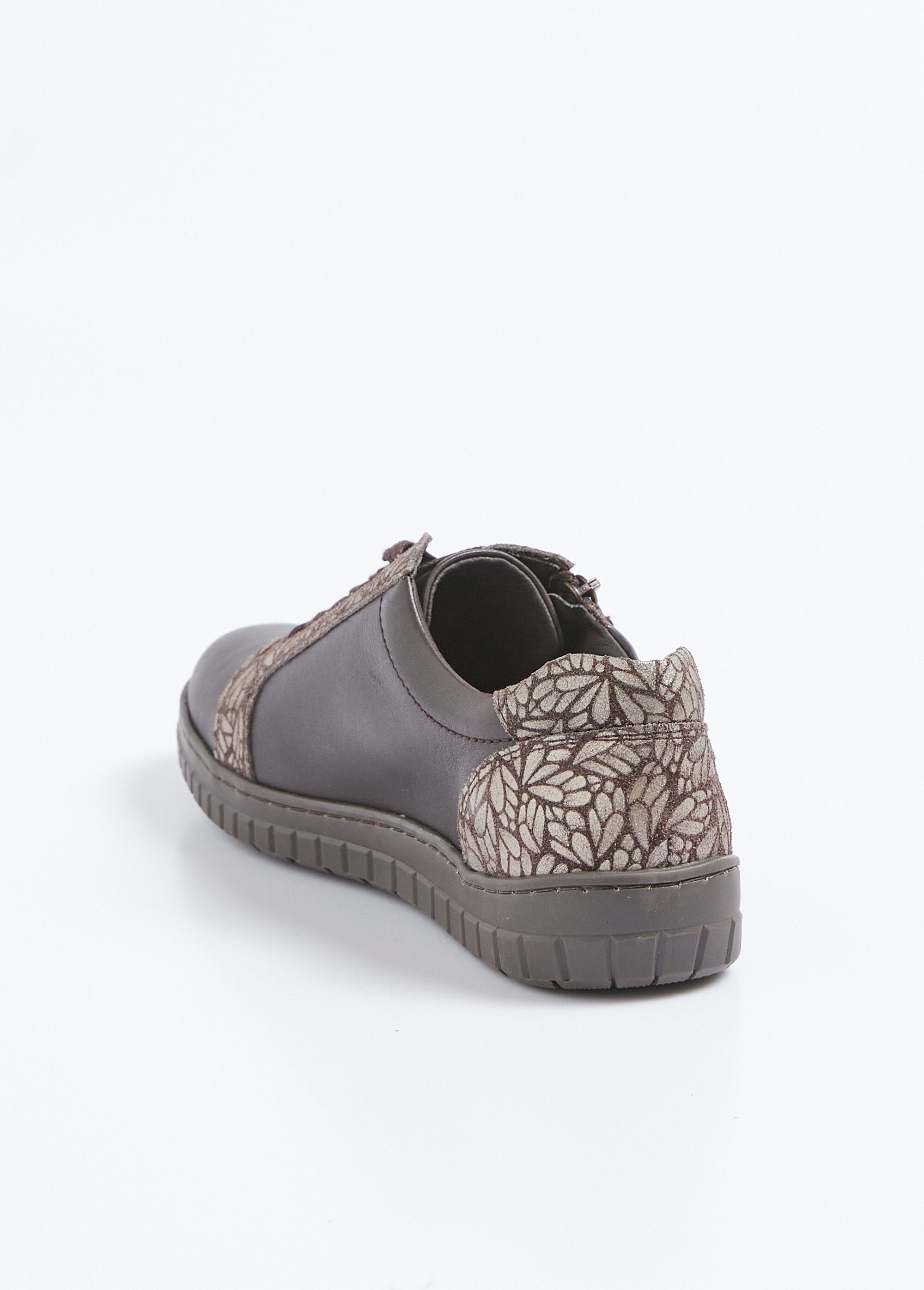 Brede_comfort_veterschoenen_met_ritssluiting_Marron_DO1_slim