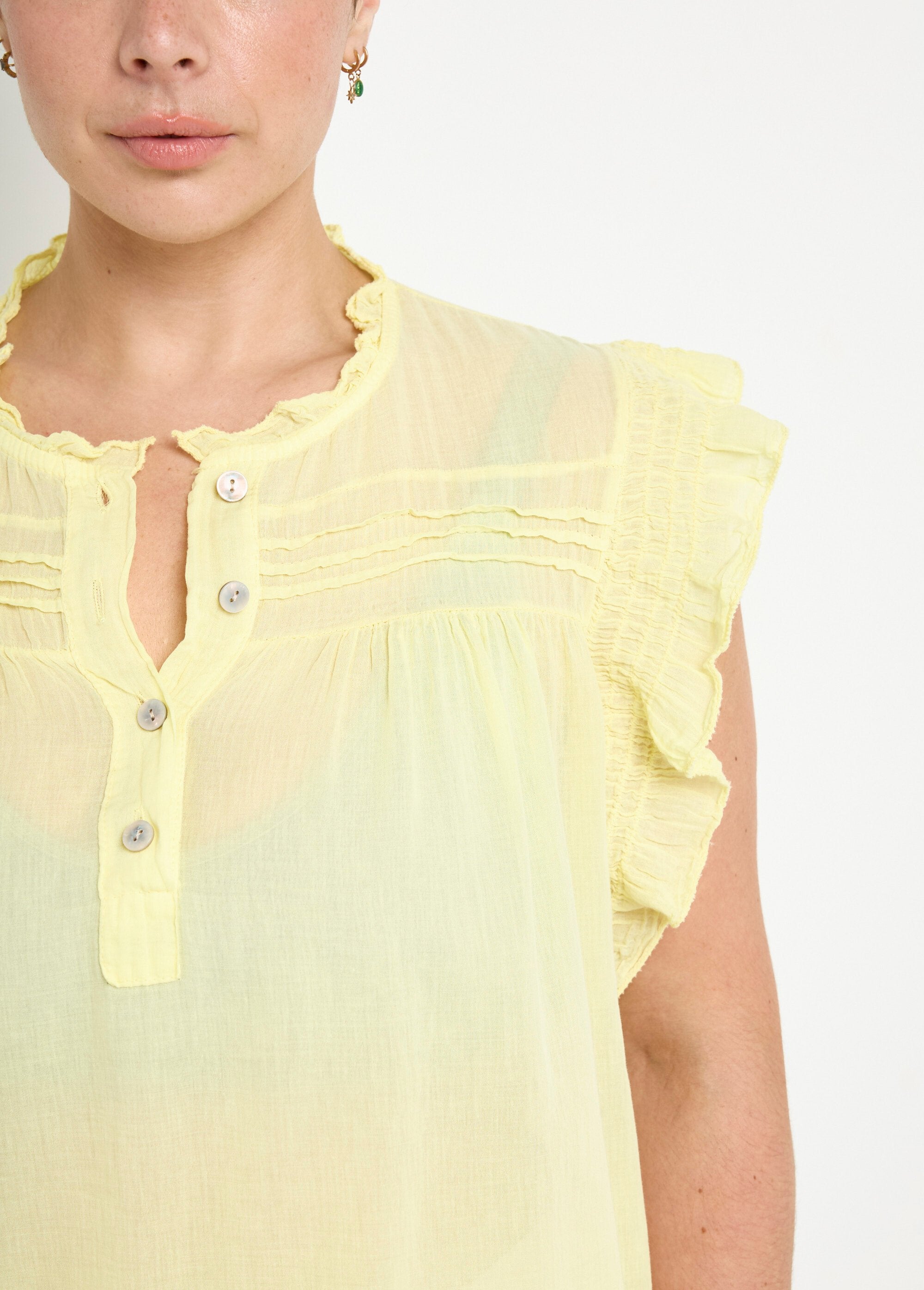 Mouwloze_blouse_van_katoenvoile_Jaune_DE1_curvy