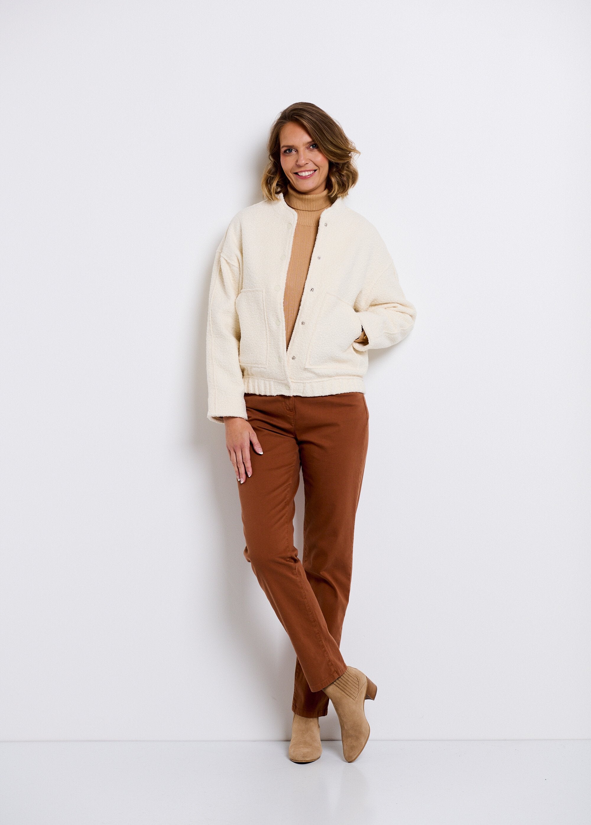 Wollen_jack_in_Teddy-stijl_Ecru_SF1_slim