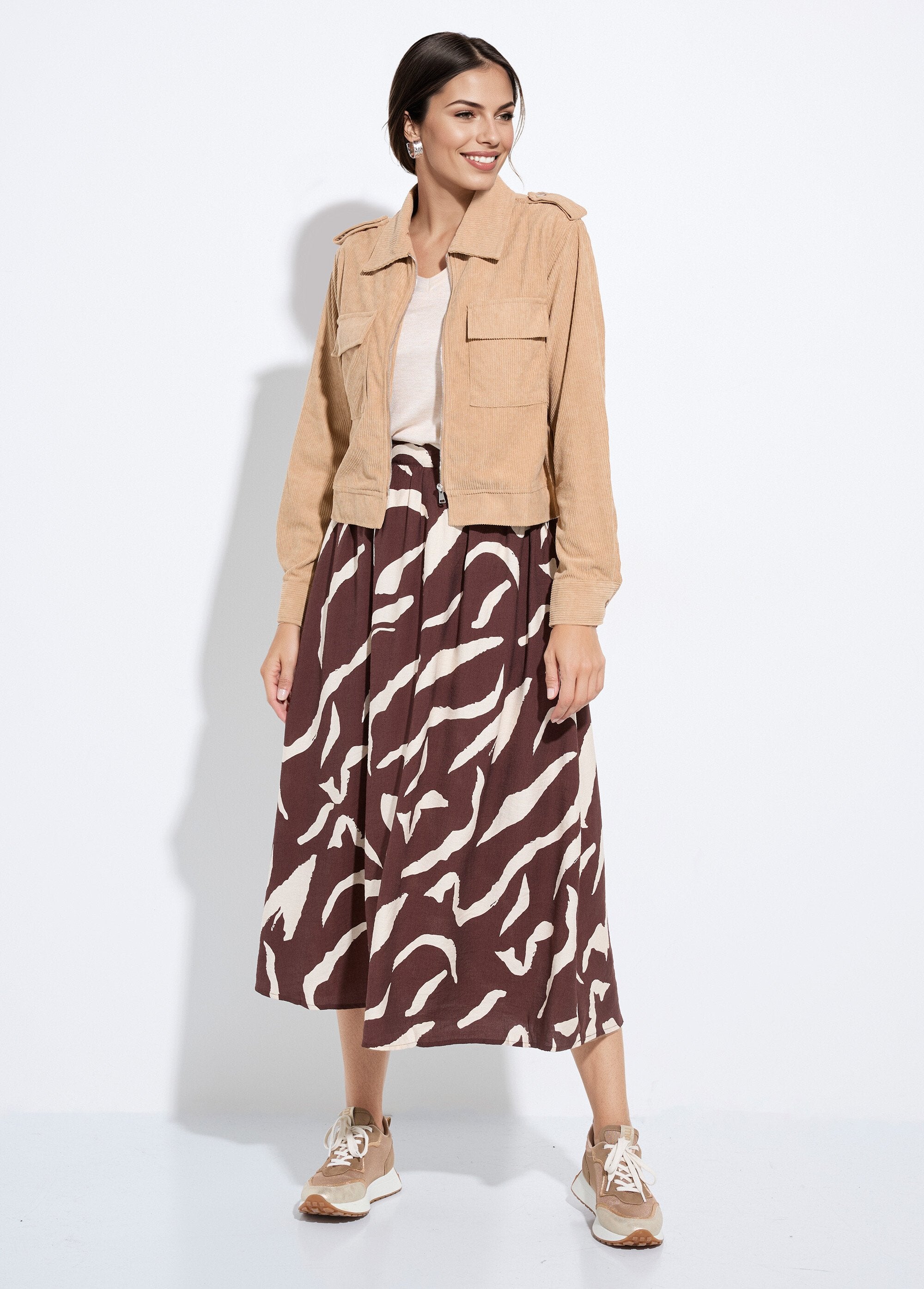 Kort_fluwelen_jack_met_ritssluiting_en_grote_baleinen_Beige_SF1_slim