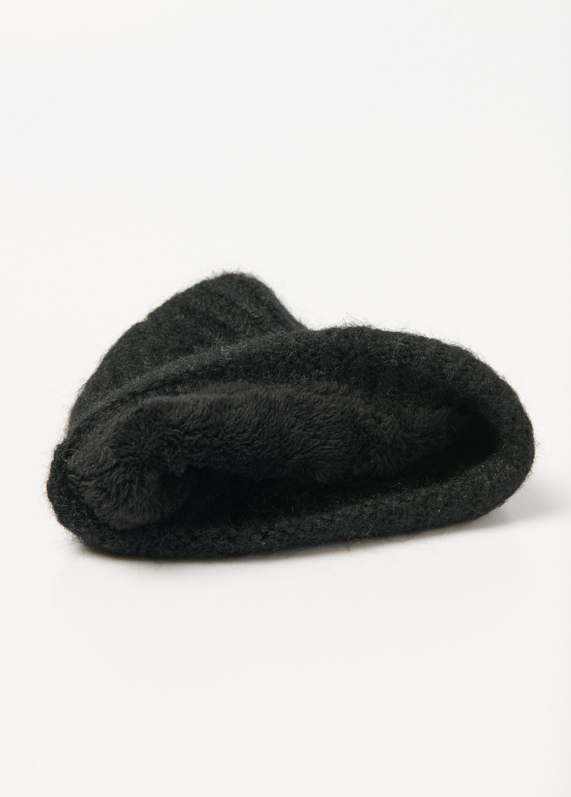 Warme_wollen_muts_met_fleece_voering_Noir_UN1_slim