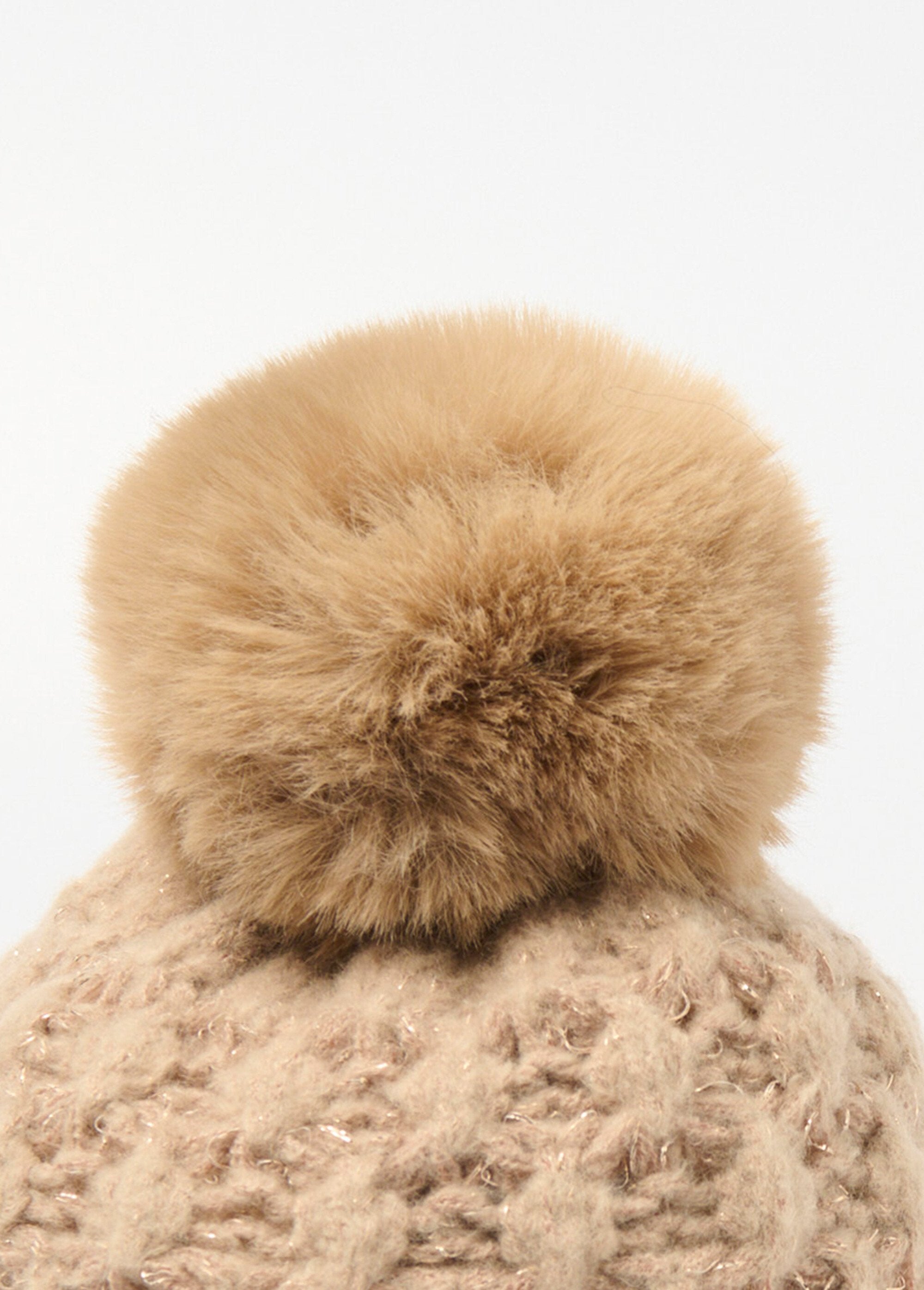 Edele_hoed_in_glanzend_garen_Beige_DE2_slim