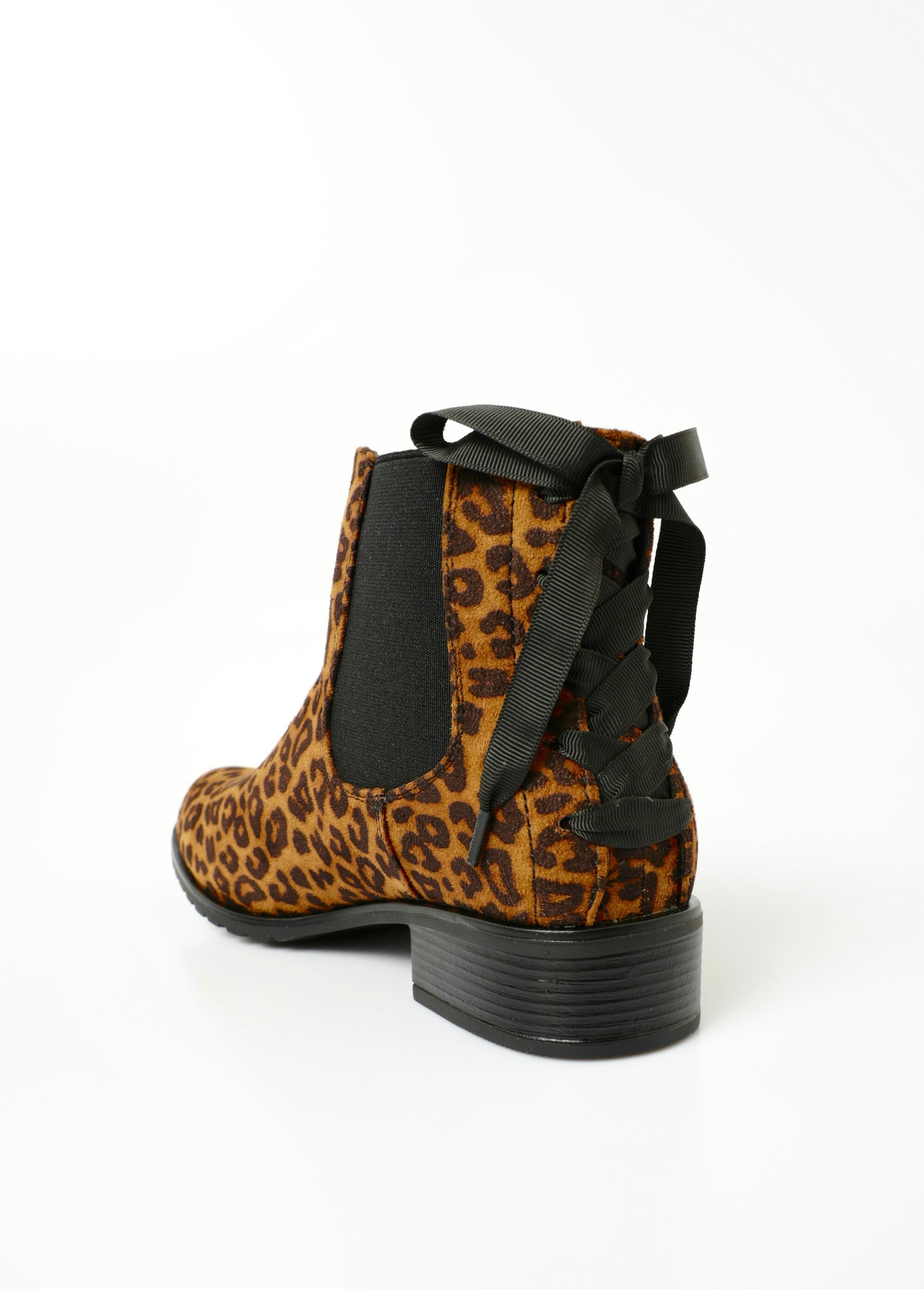 Chelsea_boots_met_glitterhak_en_nopjes_Leopard_DO1_slim