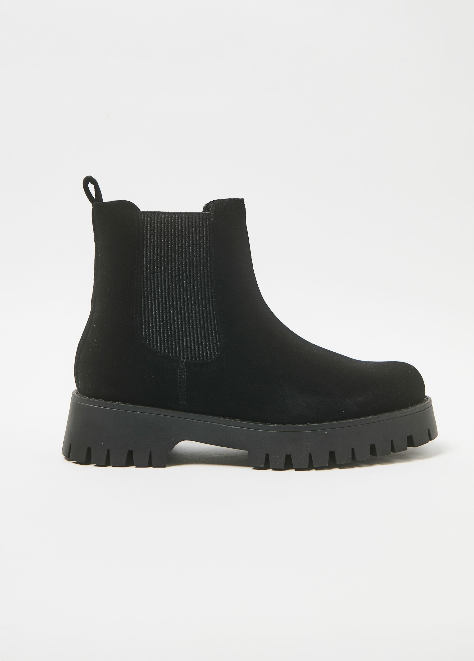 Chelsea_boots_met_suède-effect_en_ingekeepte_zool_Noir_DR1_slim