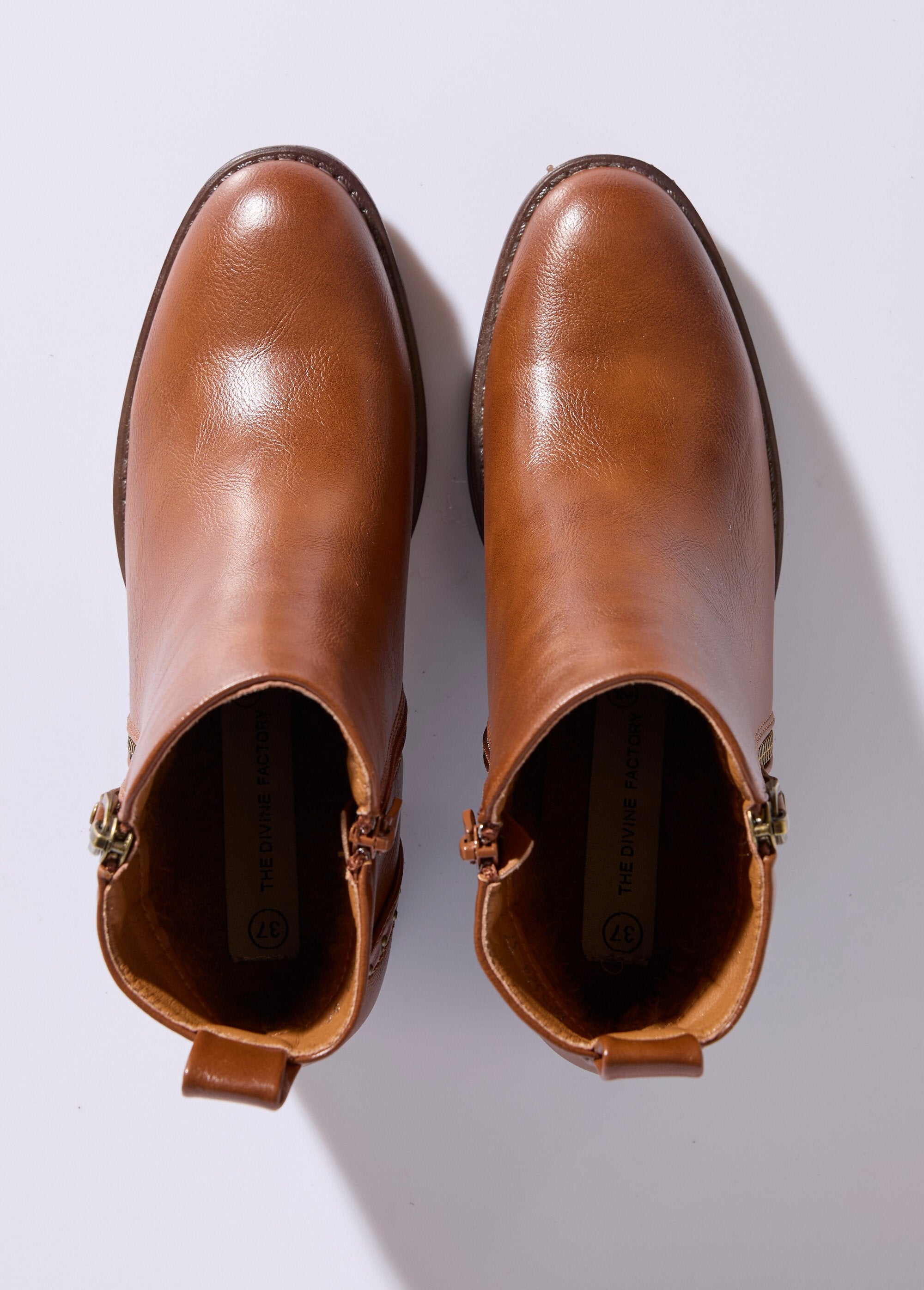 Laarzen_met_rits_en_studded_hiel_Camel_OV1_slim