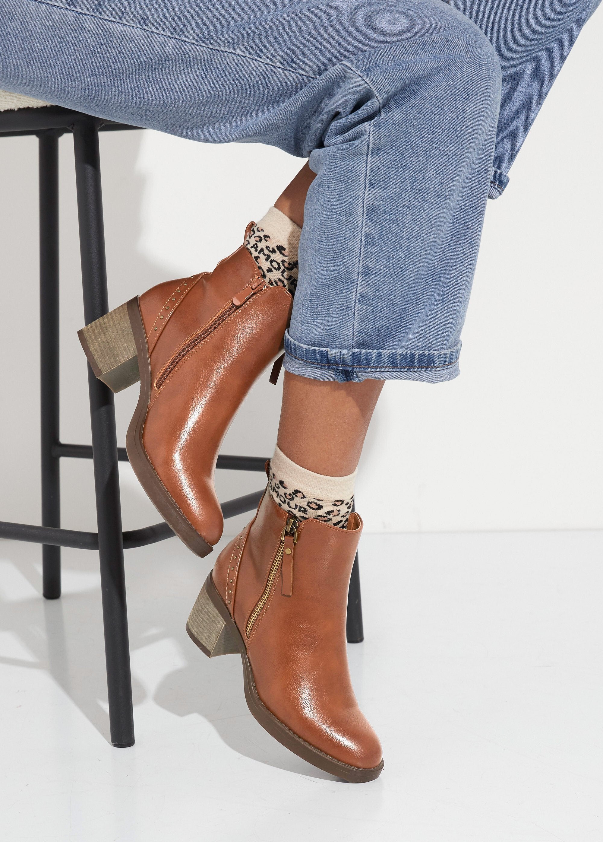 Laarzen_met_rits_en_studded_hiel_Camel_SF1_slim