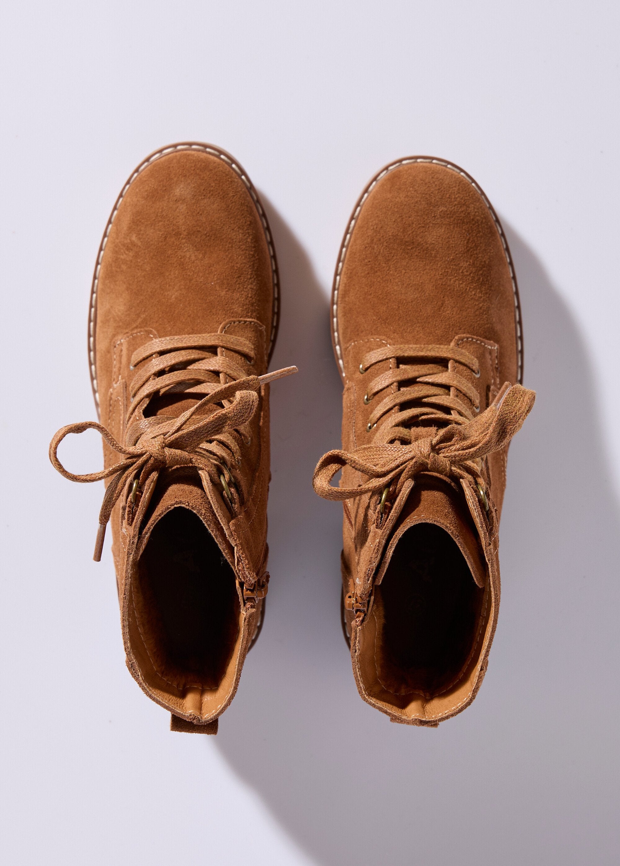 Enkellaarsjes_van_geribbeld_leer,_brede_hak_Camel_OV1_slim