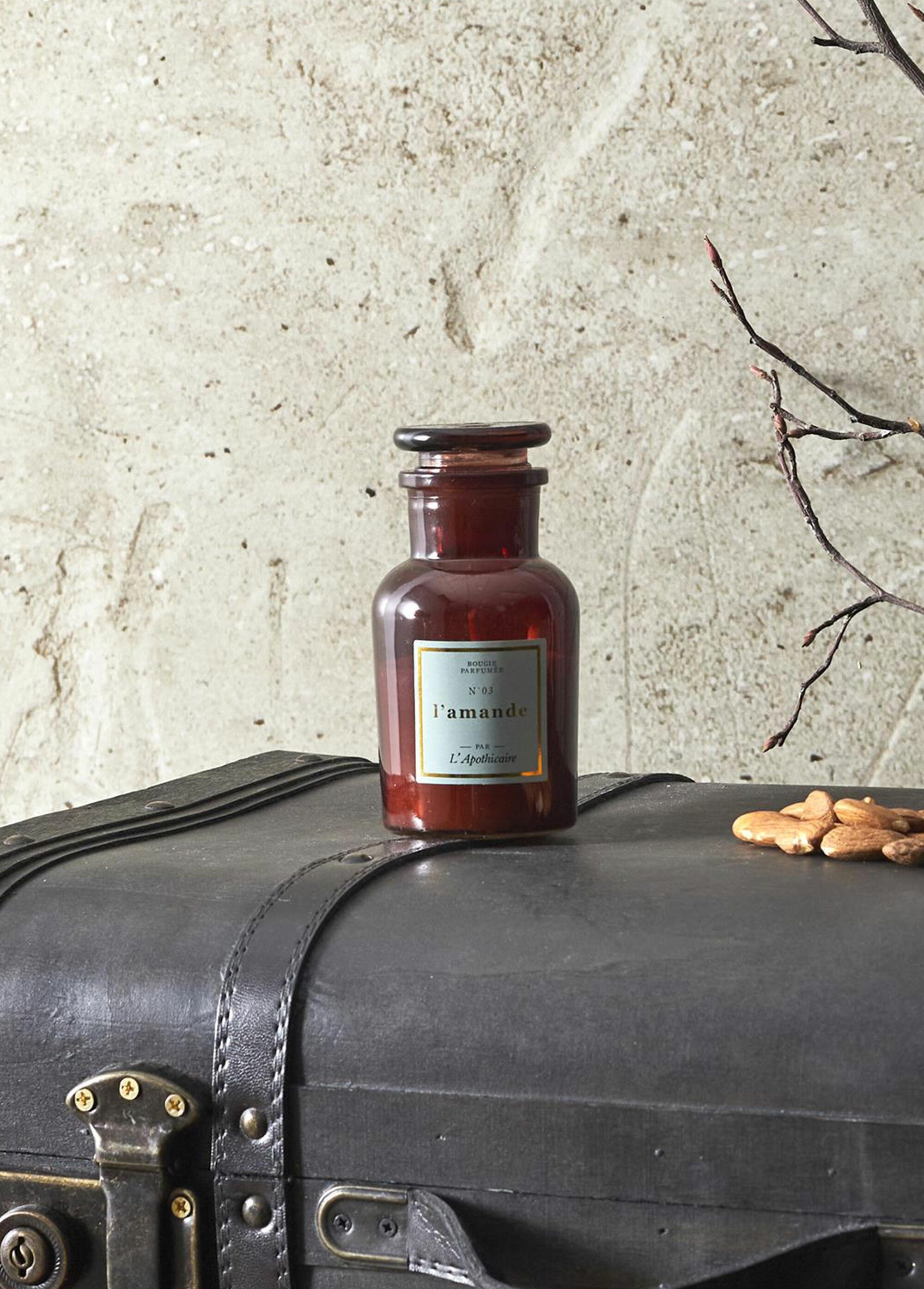 Retro_geurkaars_in_getint_glas,_11cm_Amande_SF1_slim