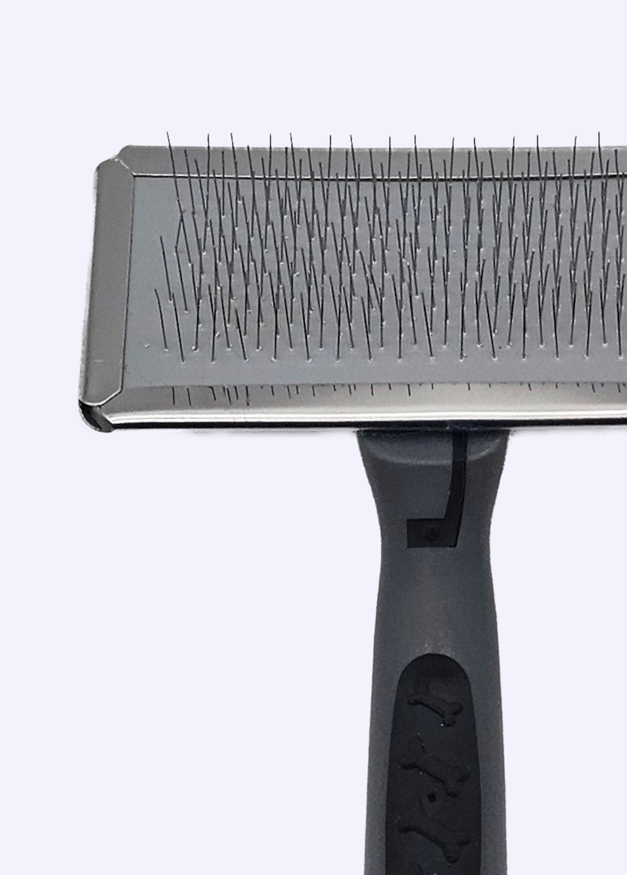 Metalen_borstel_Gris_DE1_slim