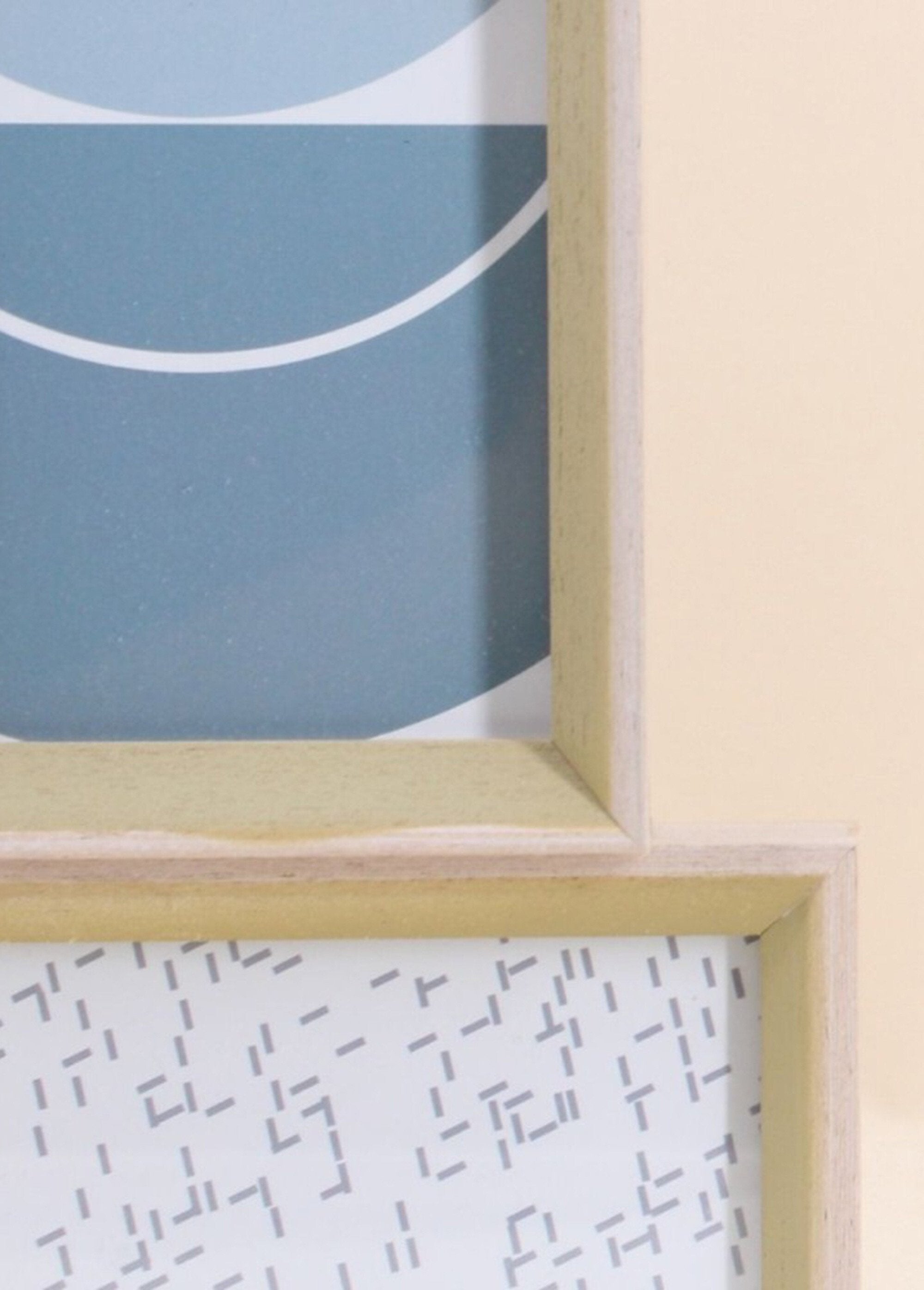 Fotolijst_voor_6_aanzichten,_licht_hout_Naturel_DE1_slim