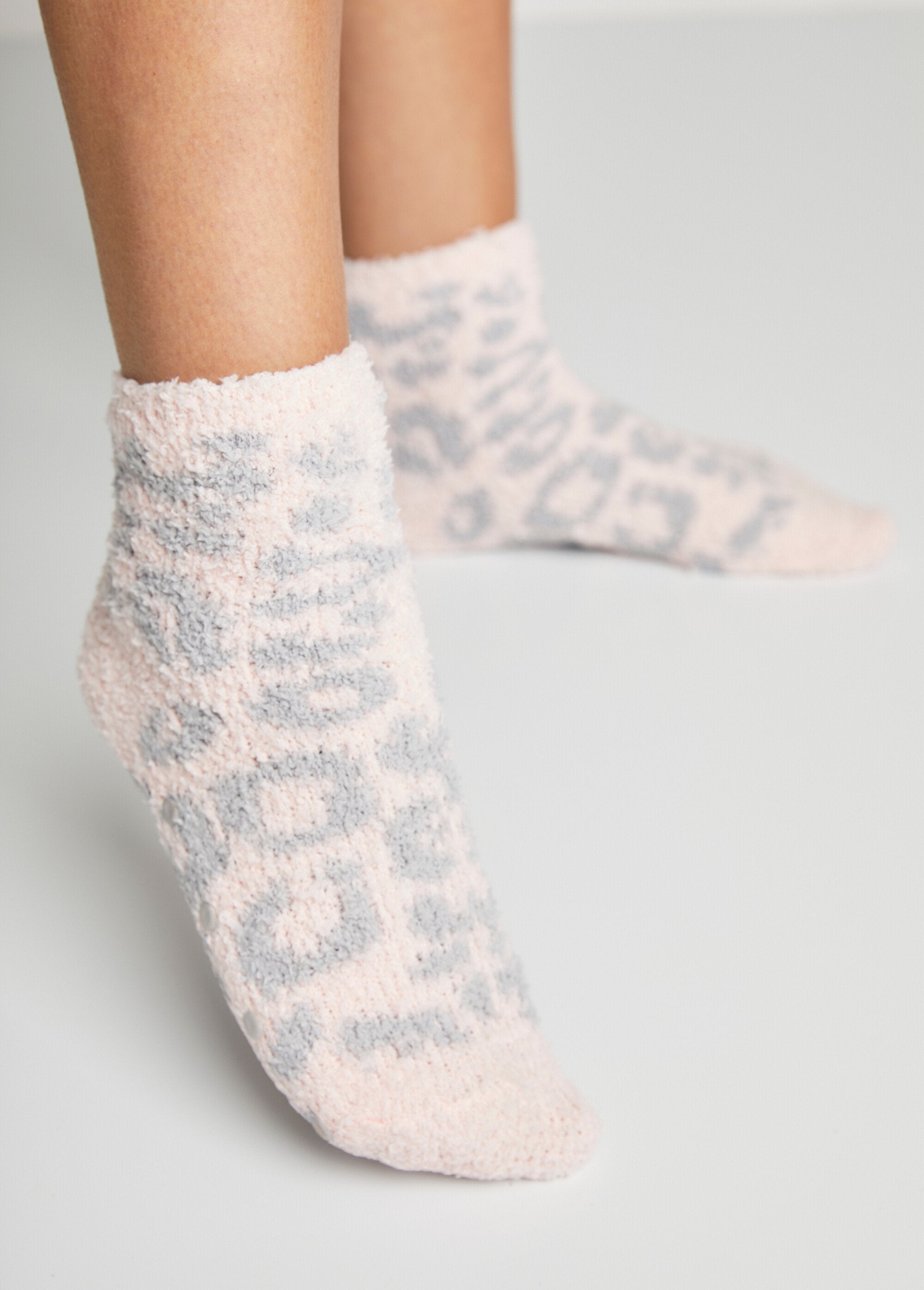 Zachte_antislip_sokken_Assortis_gris_lot2_DE1_slim