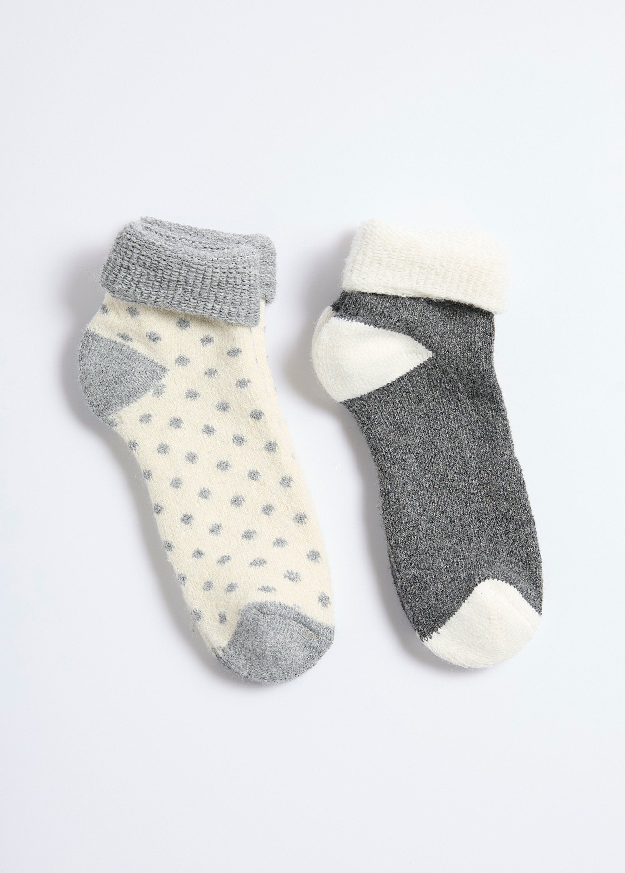 Warme_wollen_en_bouclette_sokken_Assortis_gris_DE1_slim