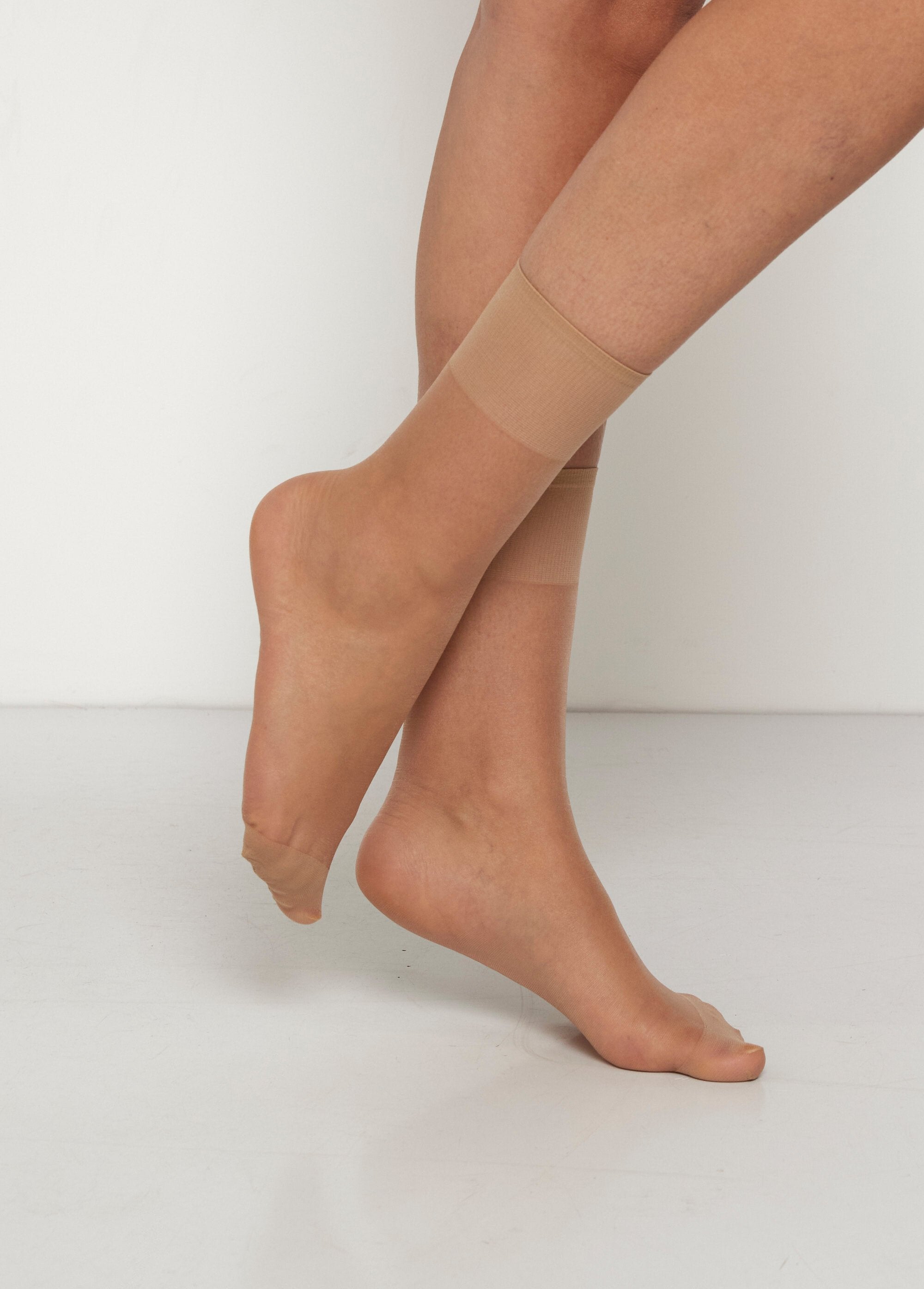 Lichte_voile_sokken,_20_denier_Beige_DO1_slim