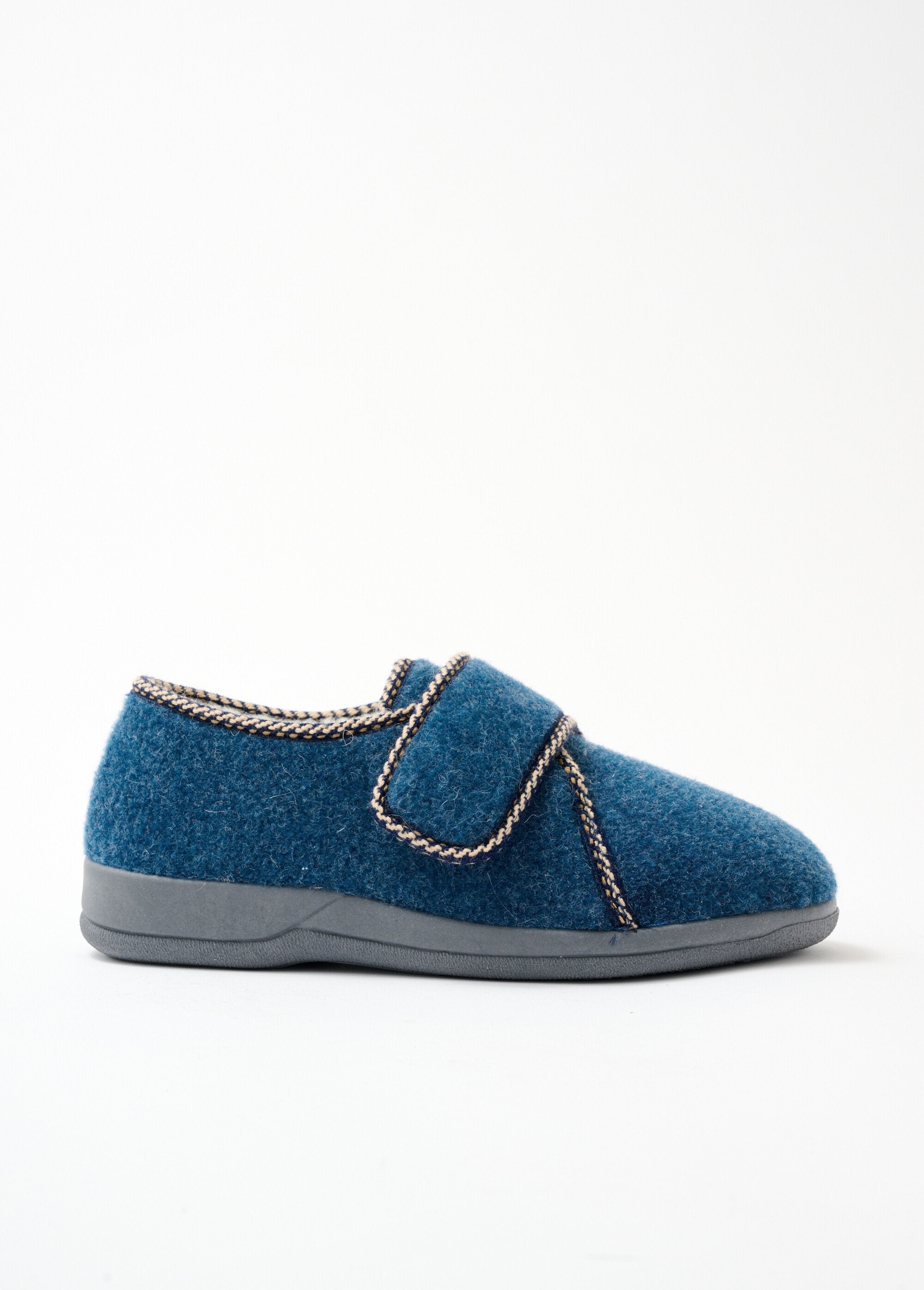 Brede_comfort_gevoerde_slippers_met_klittenband_Blauwe_spijkerbroek_DR1_slim