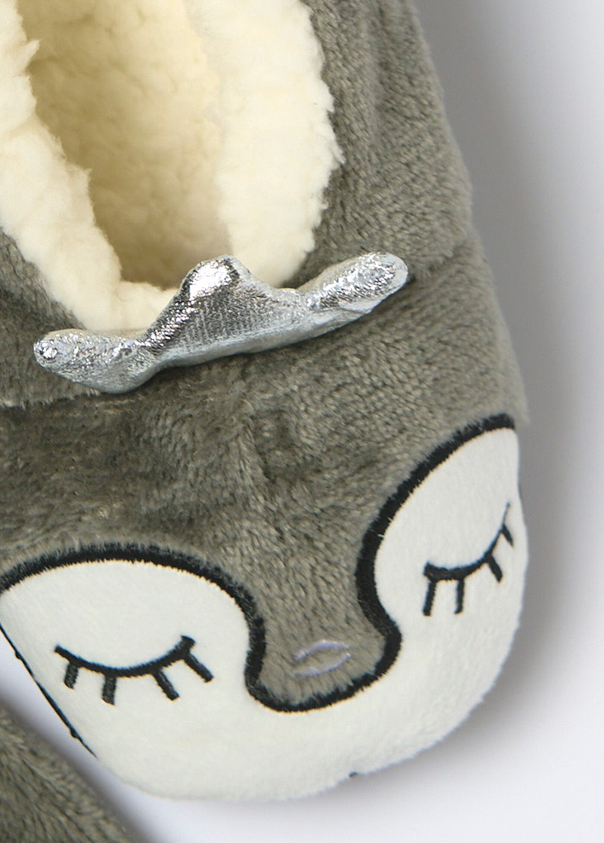 Slippers_+_pluche_mesh_slaapmasker_Gris_DE1_slim