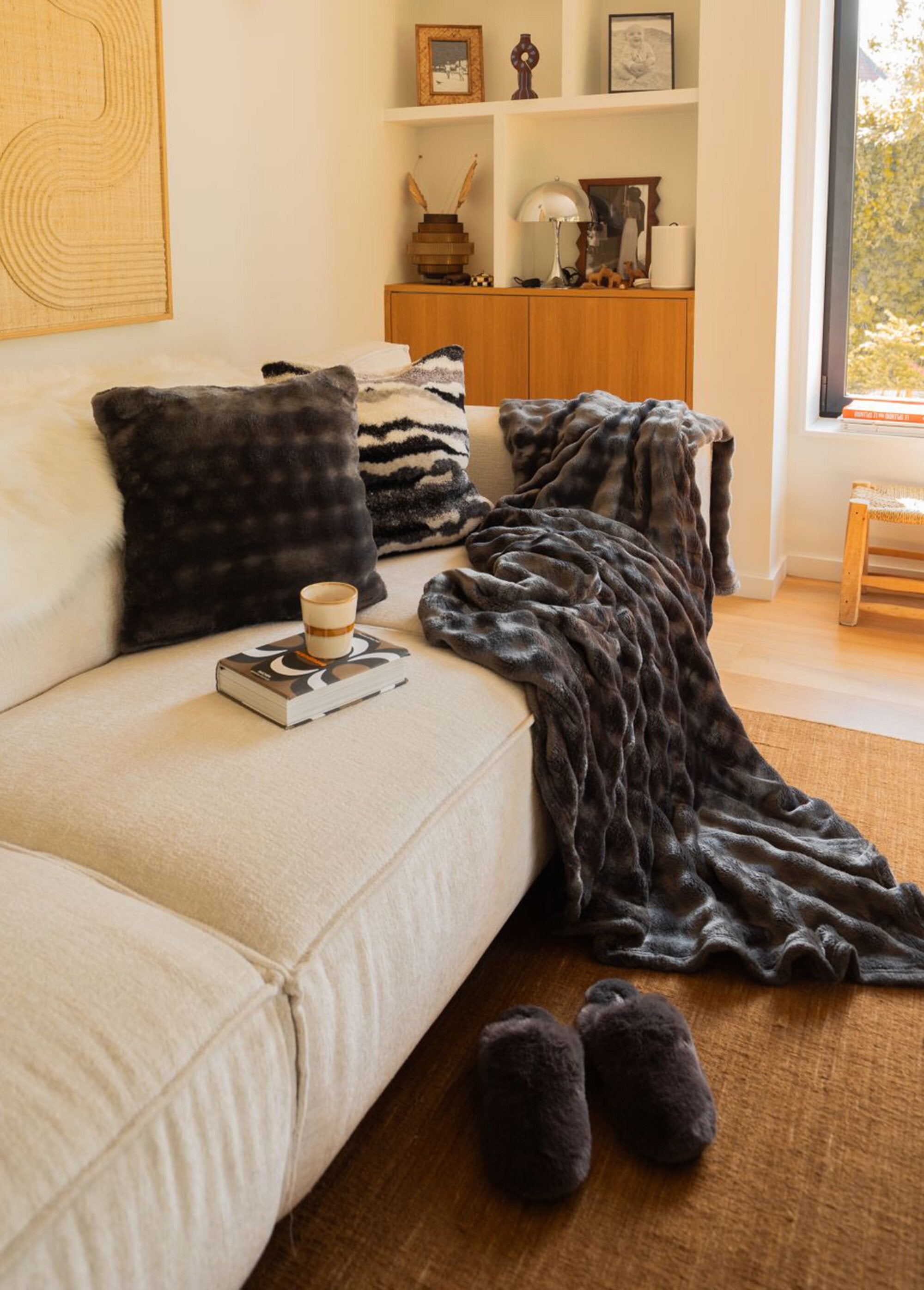 Warme_muiltjes_in_zacht_bont_Gris_SF1_slim