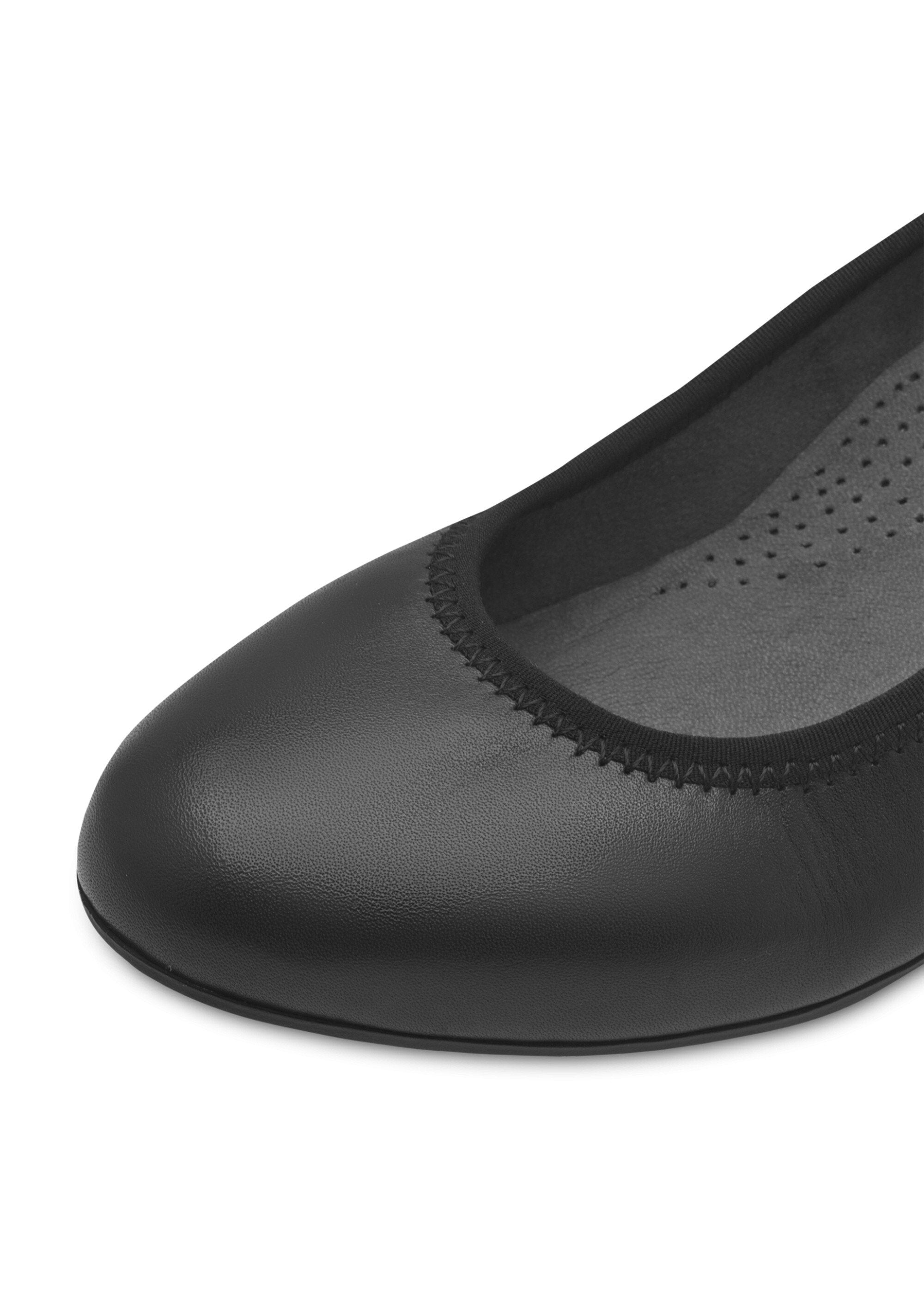Leren_pumps_met_ronde_tenen_en_elastische_randen_Noir_DE1_slim