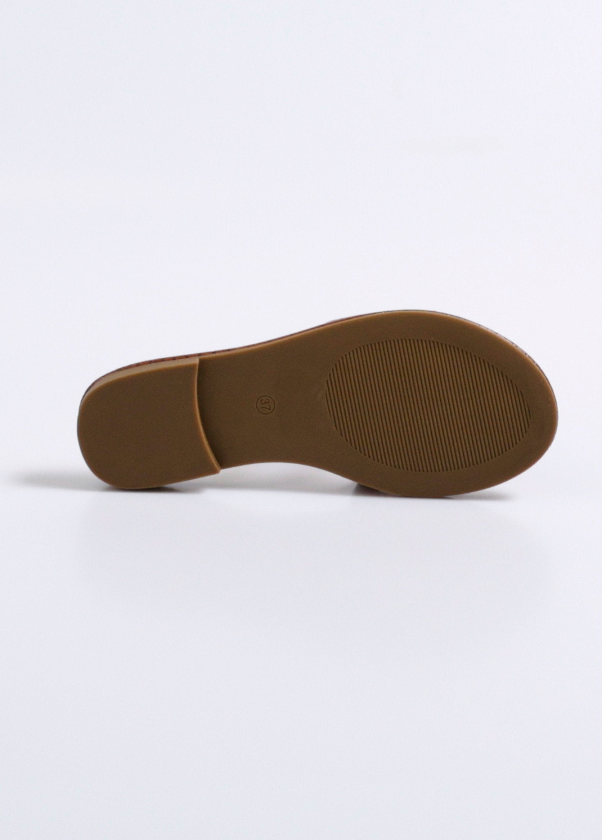 Chique_platte_muiltjes_in_krokodillenstijl_Camel_UN1_slim