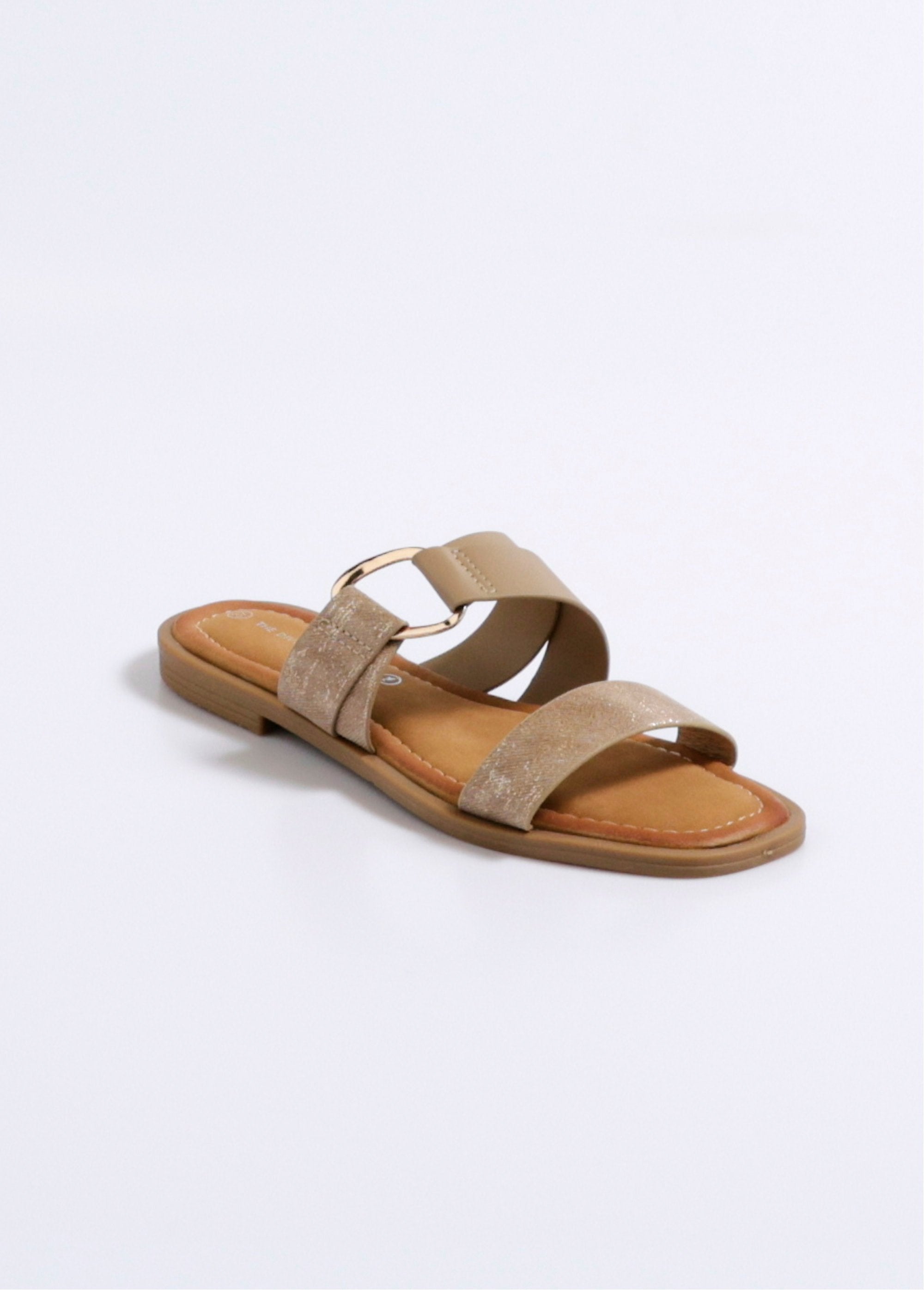 Plat_muiltje_met_riempjes_en_metallic_details_Taupe_FA1_slim