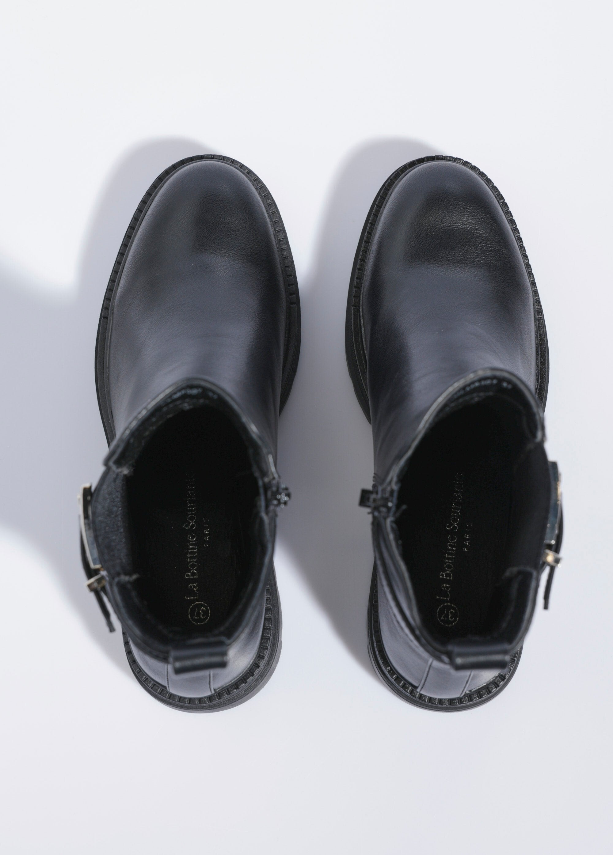 Chelsea_boots_met_ingekeepte_zool_en_gesp_Noir_OV1_slim