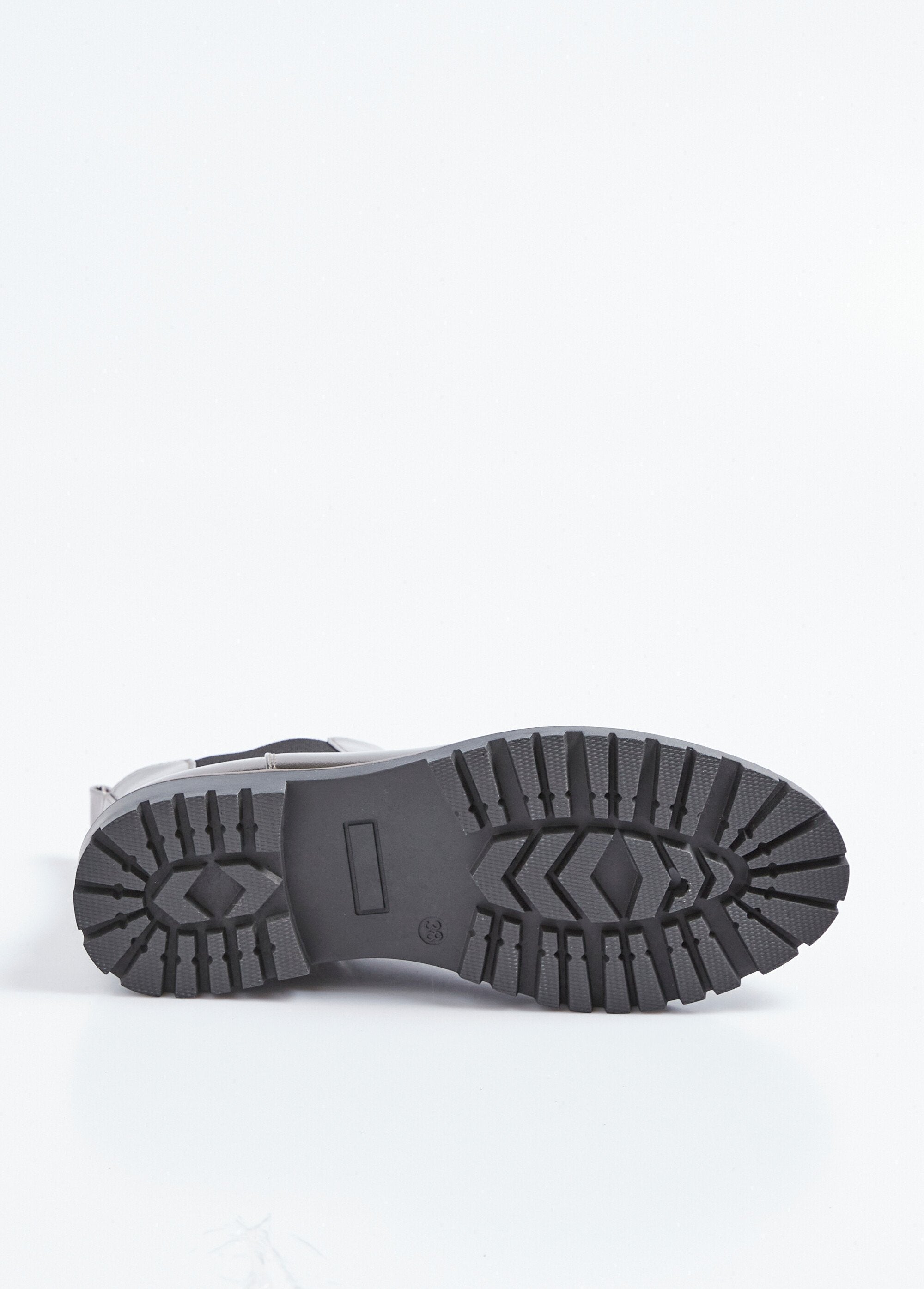 Chelsea_boots_met_comfortabele_ingekeepte_zool_Gris_UN1_slim