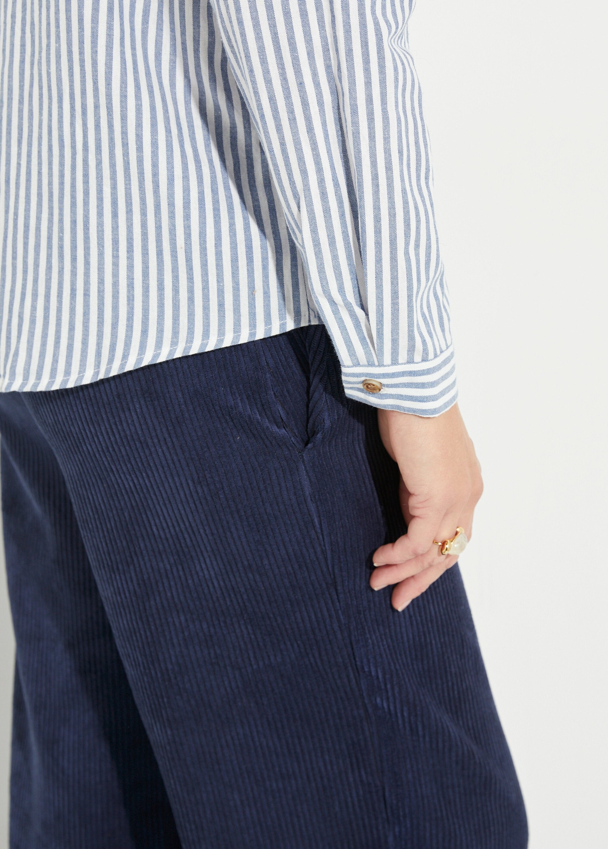 Gestreepte_blouse_met_loshangende_schouders_Raye_bleu_DE2_slim