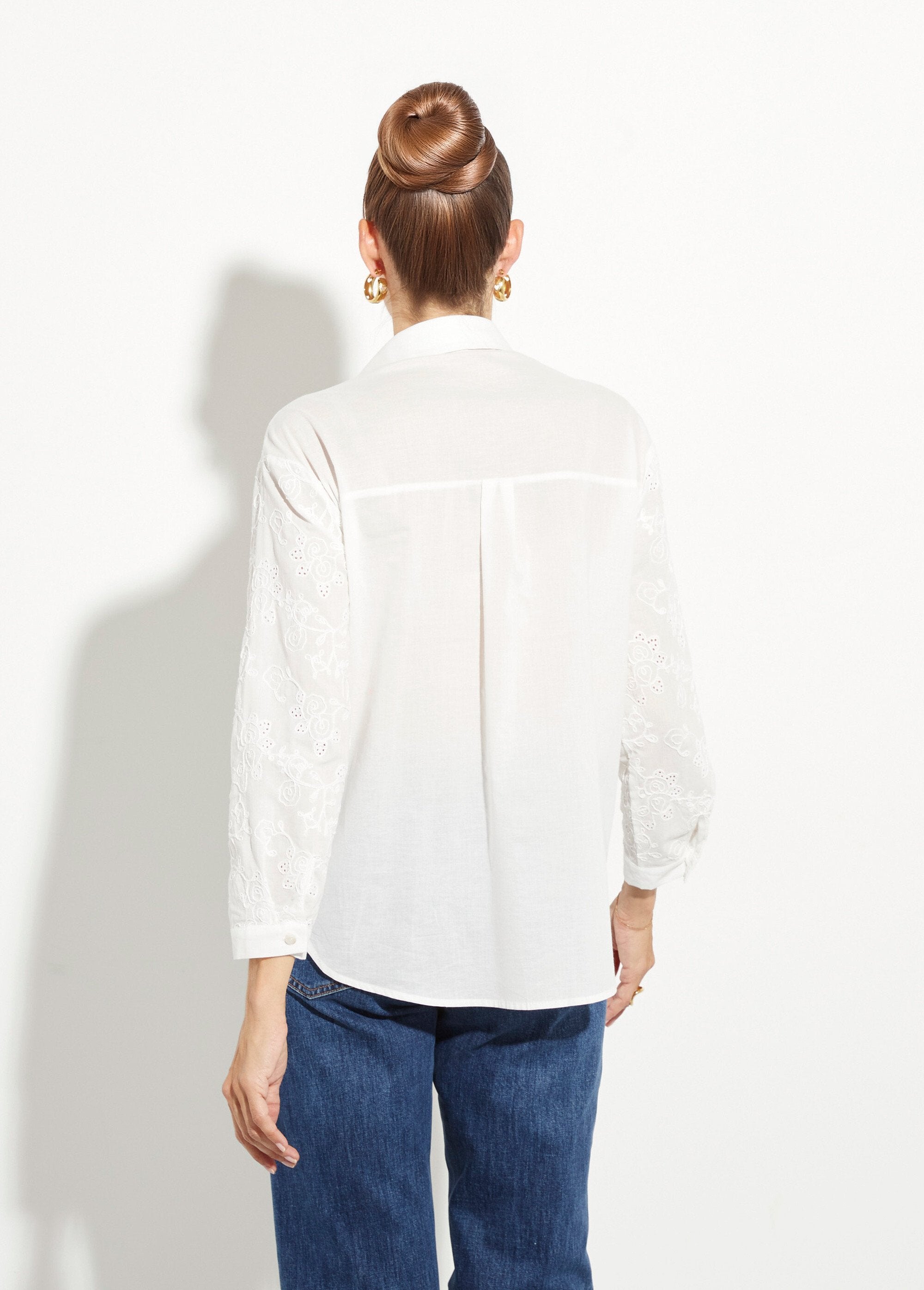Geborduurde_katoenen_blouse,_bloemmotief_Blanc_DO1_slim