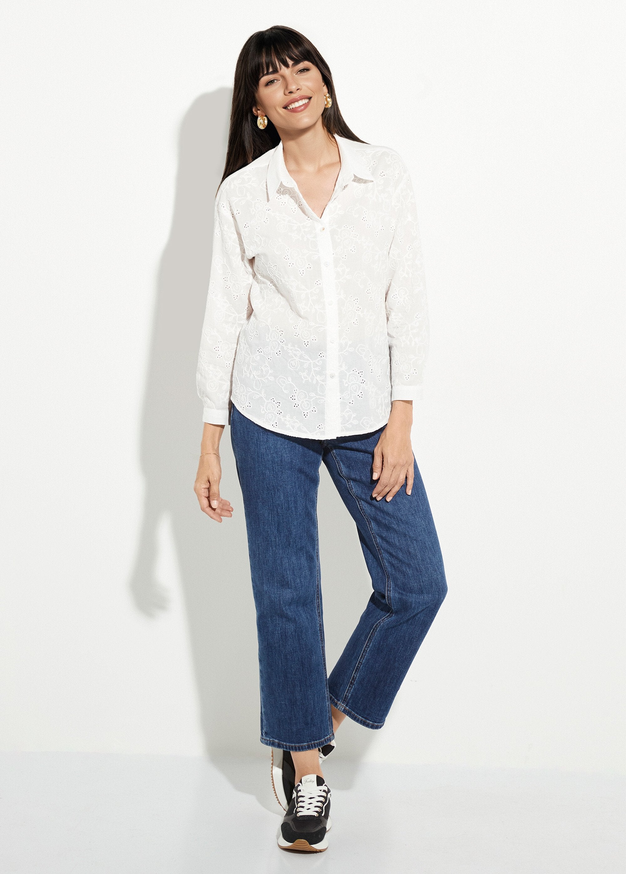 Geborduurde_katoenen_blouse,_bloemmotief_Blanc_SF1_slim