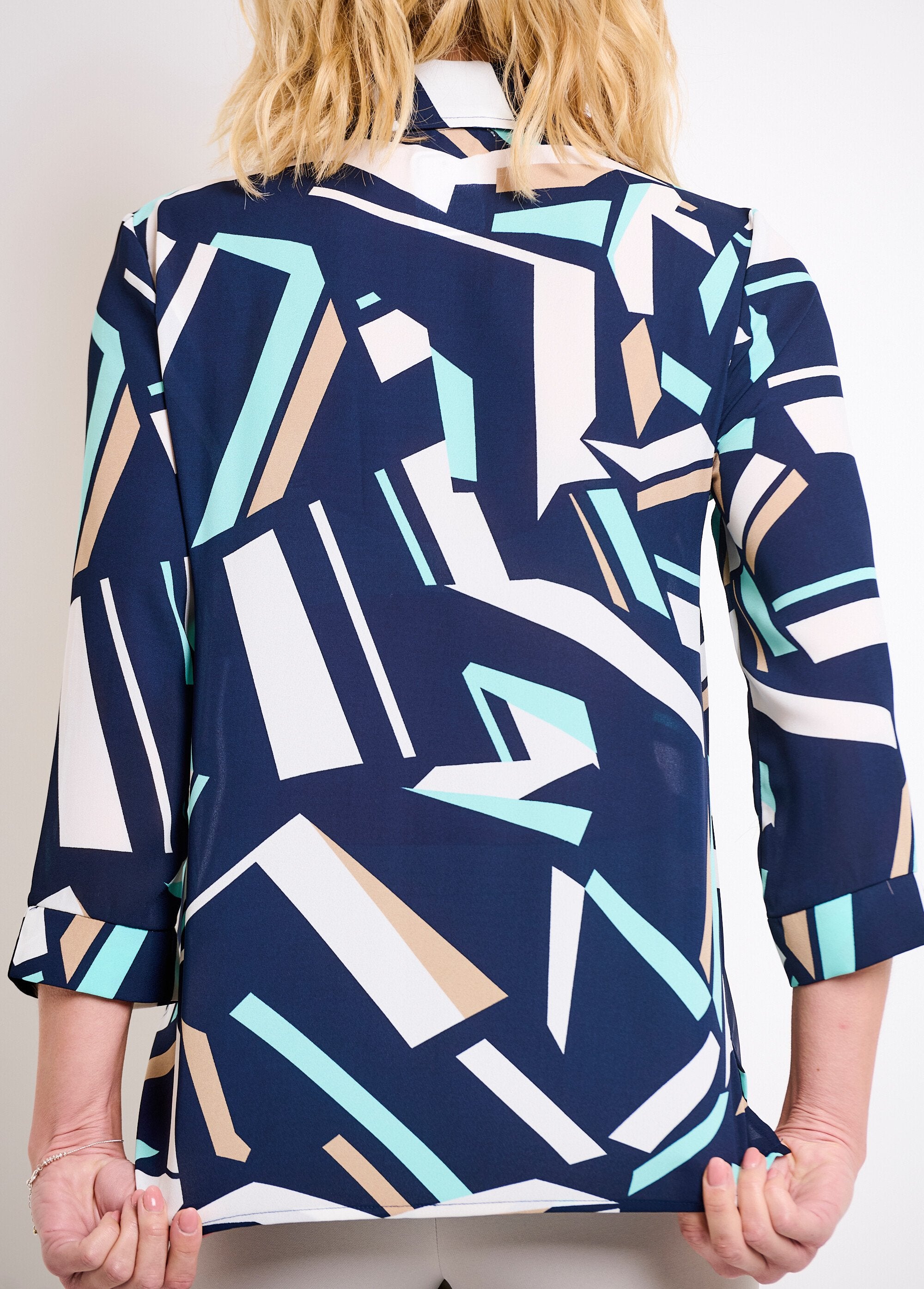 Grafische_blouse_met_3/4_mouwen_Marine_et_beige_DO2_slim