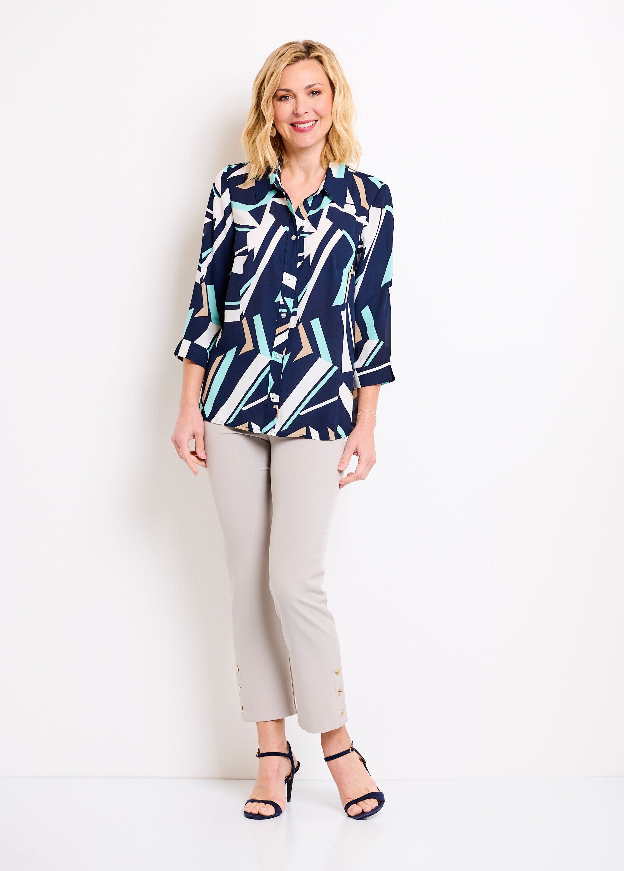 Grafische_blouse_met_3/4_mouwen_Marine_et_beige_SF1_slim