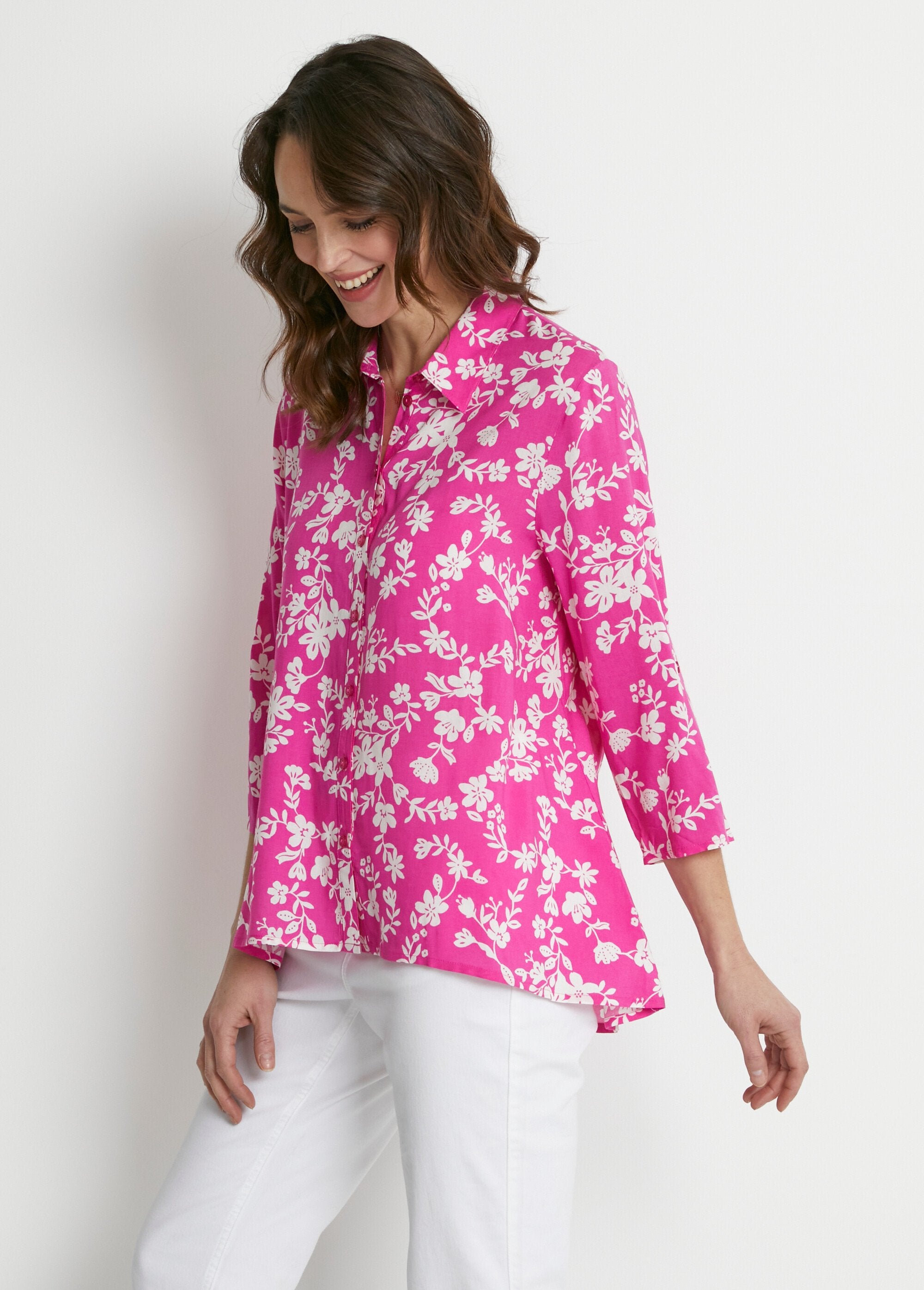 Bedrukte_blouse_3/4_mouwen_langere_achterkant_Fuchsia_et_blanc_DR1_slim