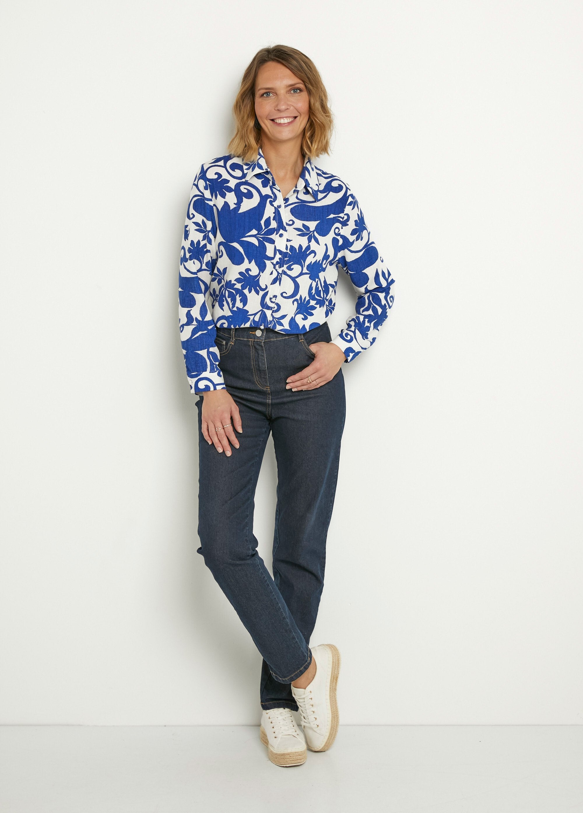 Blouse_met_bucolische_print,_lange_mouwen_Bleu_et_ecru_SF1_slim