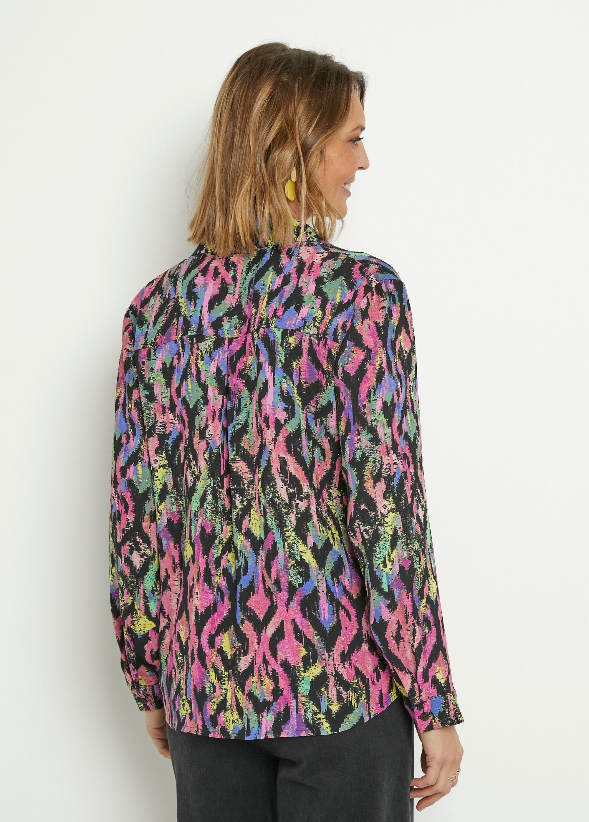 Bedrukte_blouse_met_metallic_details_Multicolre_DO1_slim