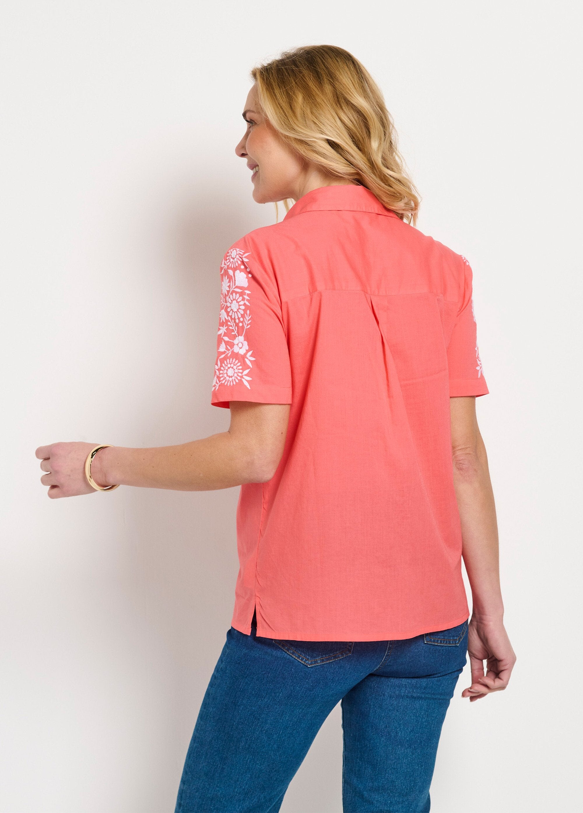Lange_katoenen_blouse_met_borduursel,_korte_mouwen_Corail_et_blanc_DO1_slim