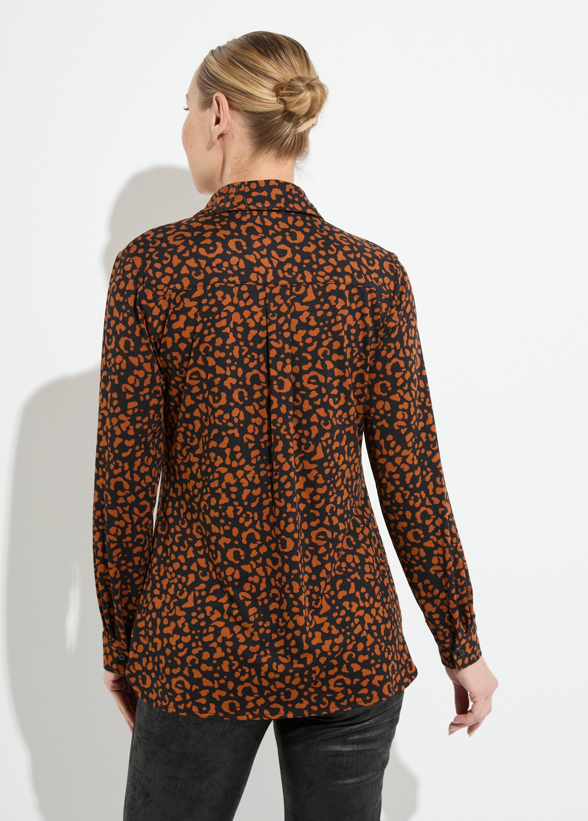 Warme_gebreide_blouse_met_dierenprint_Noir_et_marron_DO1_slim