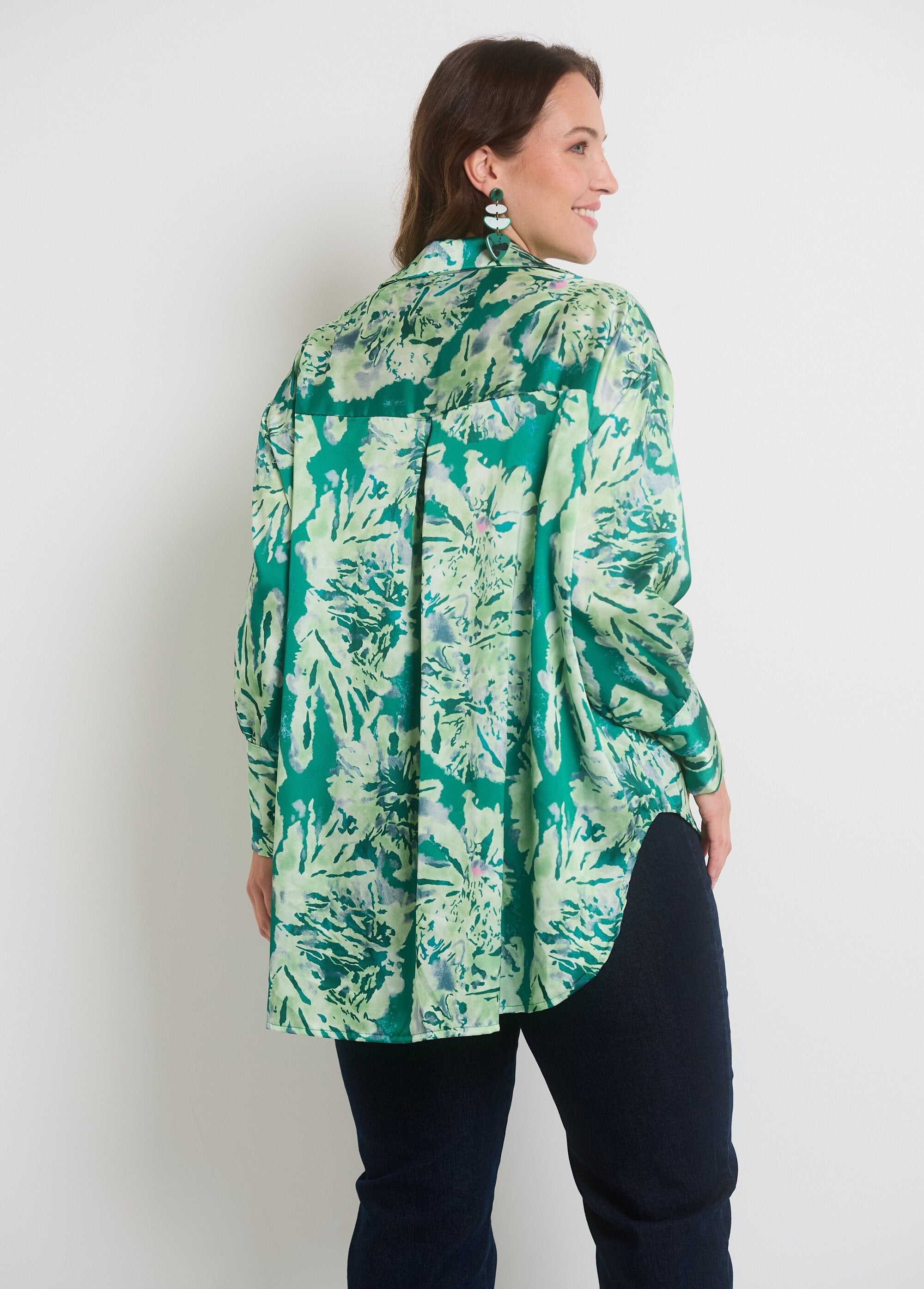 Aquarel_satijnen_blouse_met_lange_mouwen_Vert_DO1_curvy