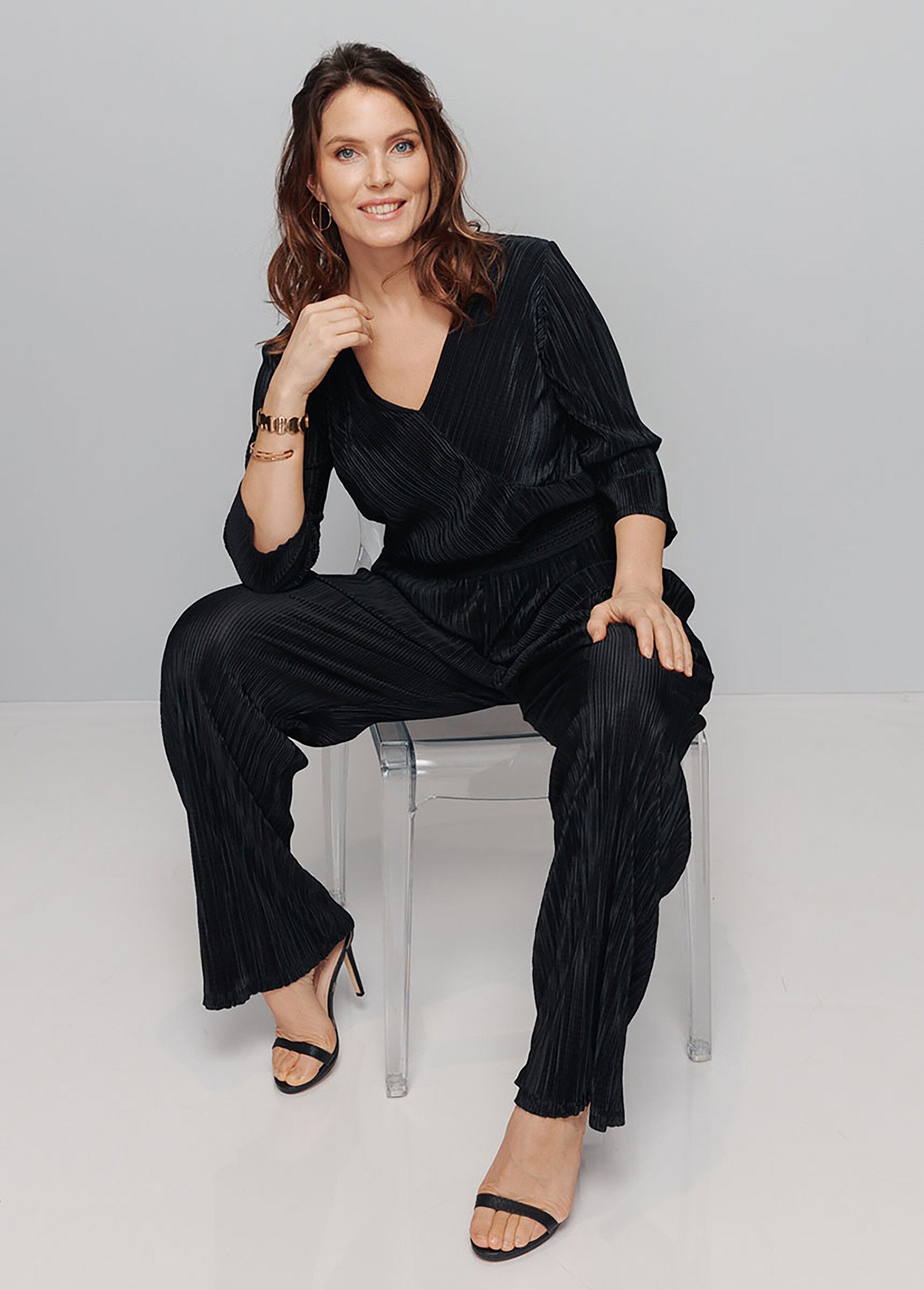 Gebreid_broekpak_met_plooien_Noir_SF1_slim