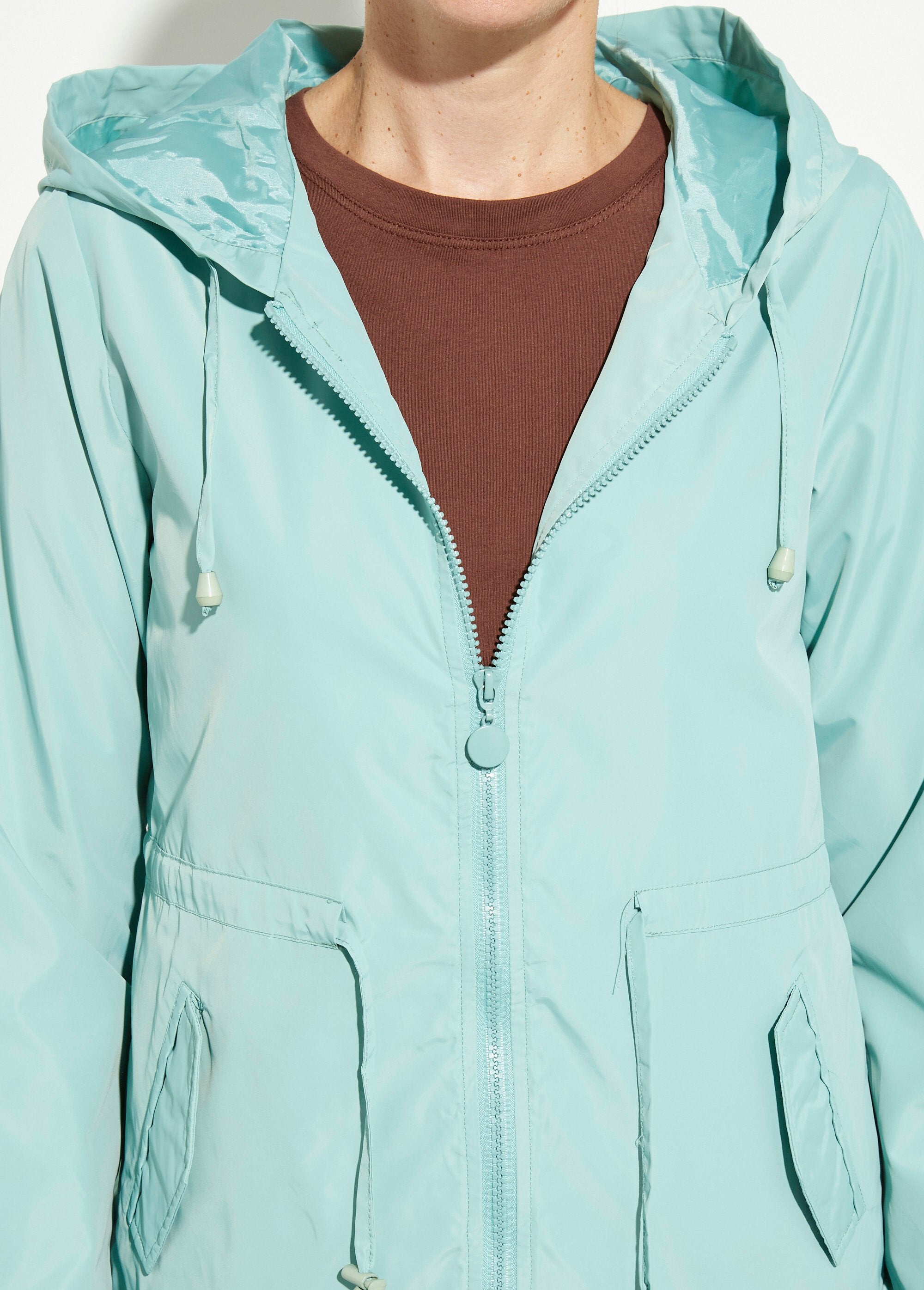 Windjack_met_capuchon_en_strakke_tailleband_Vert_d_eau_DE1_slim