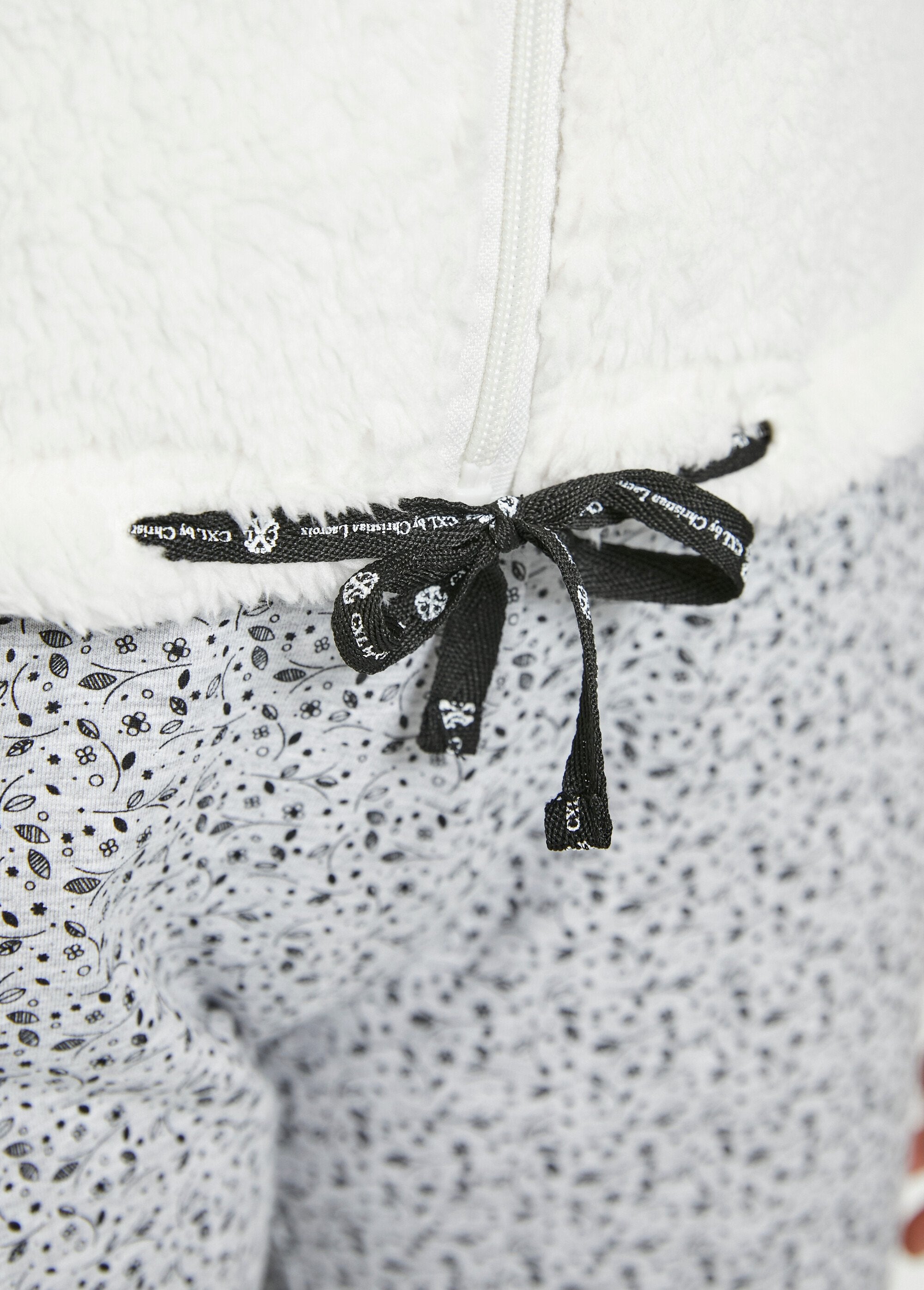 Lichtgekleurde_warme_fleecetrui_met_ritssluiting_Blanc_DE2_slim