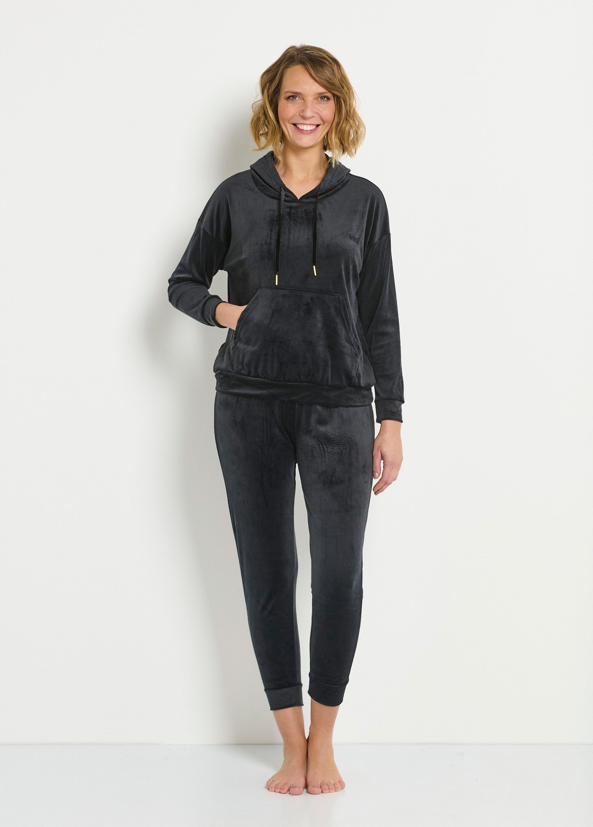 Fluwelen_pyjama_met_capuchon_Noir_FA1_slim