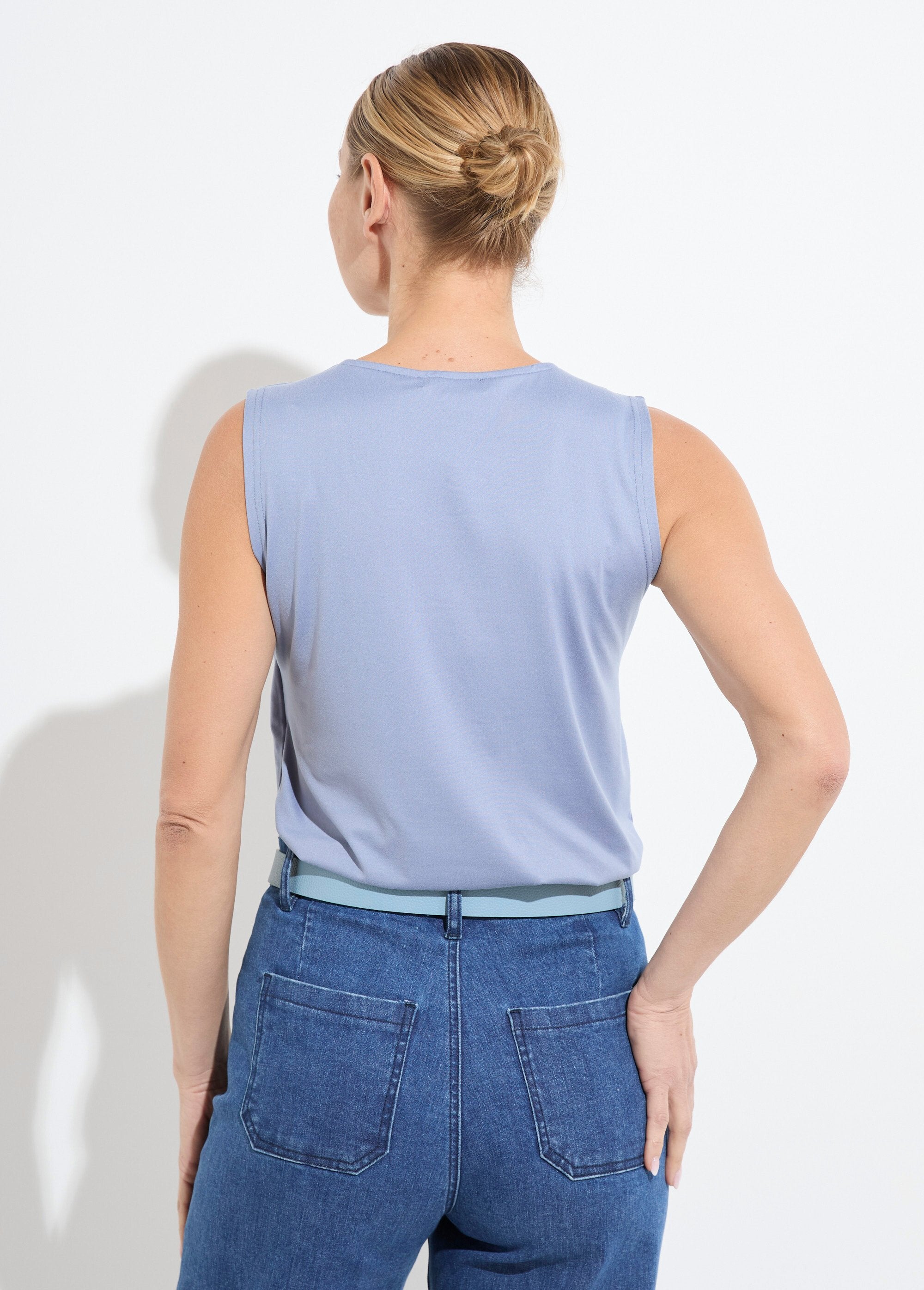 Tanktop_met_danseressenhals_en_brede_banden_Indigo_DO1_slim