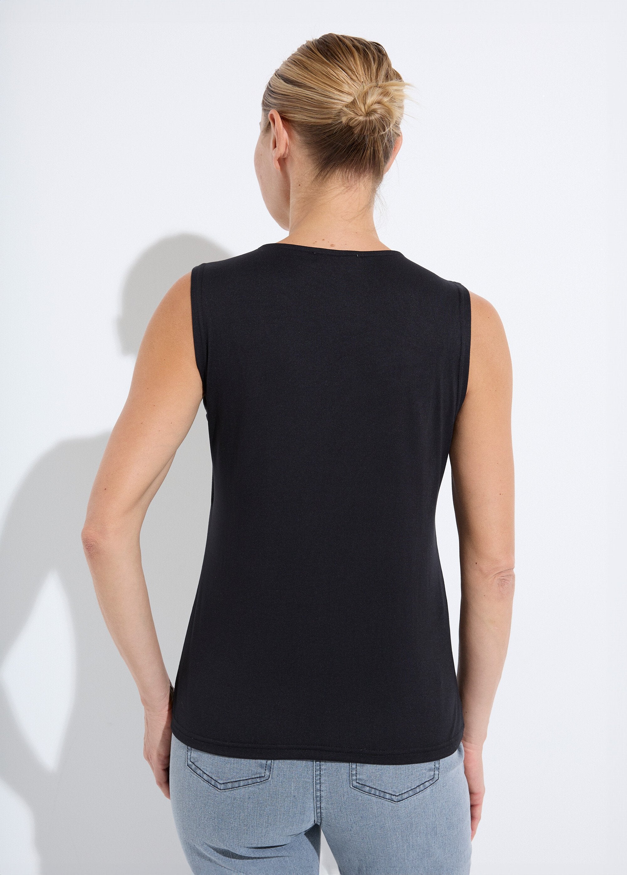 Tanktop_met_danseressenhals_en_brede_banden_Noir_DO1_slim