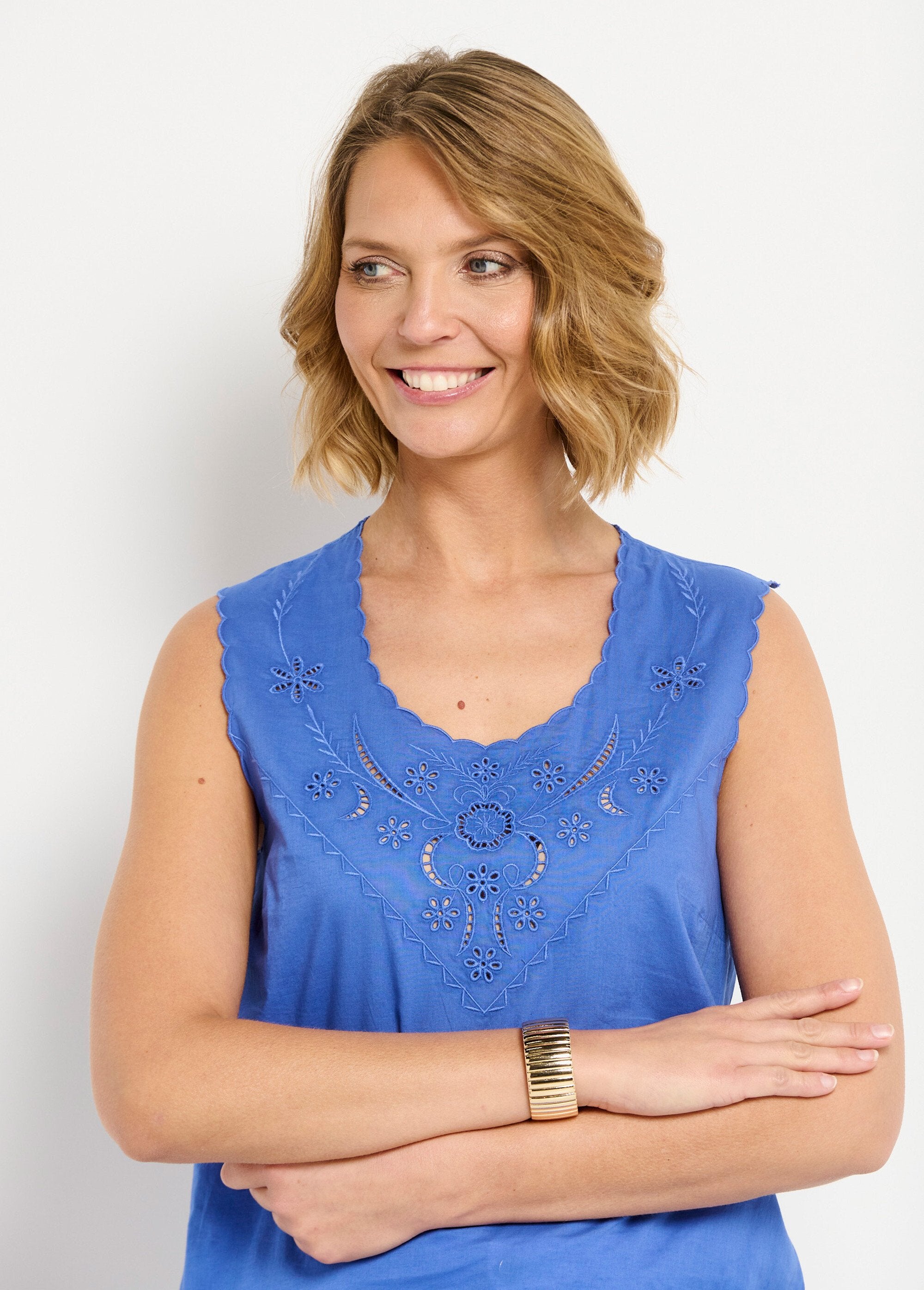 Effen_geborduurde_katoenen_tanktop_Bleu_DE1_slim