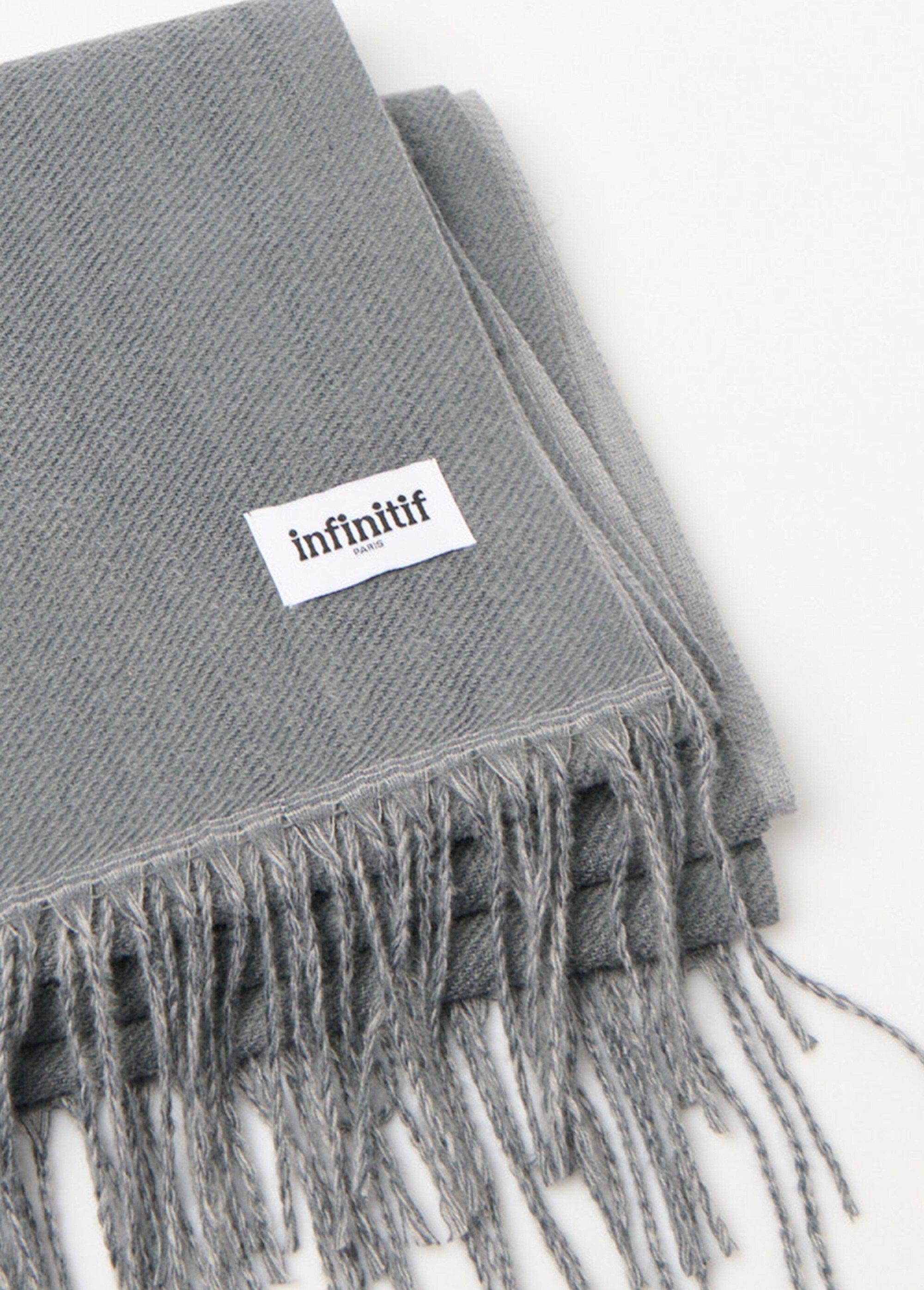 Tweekleurige_sjaal_met_franjes_Gris_DE3_slim