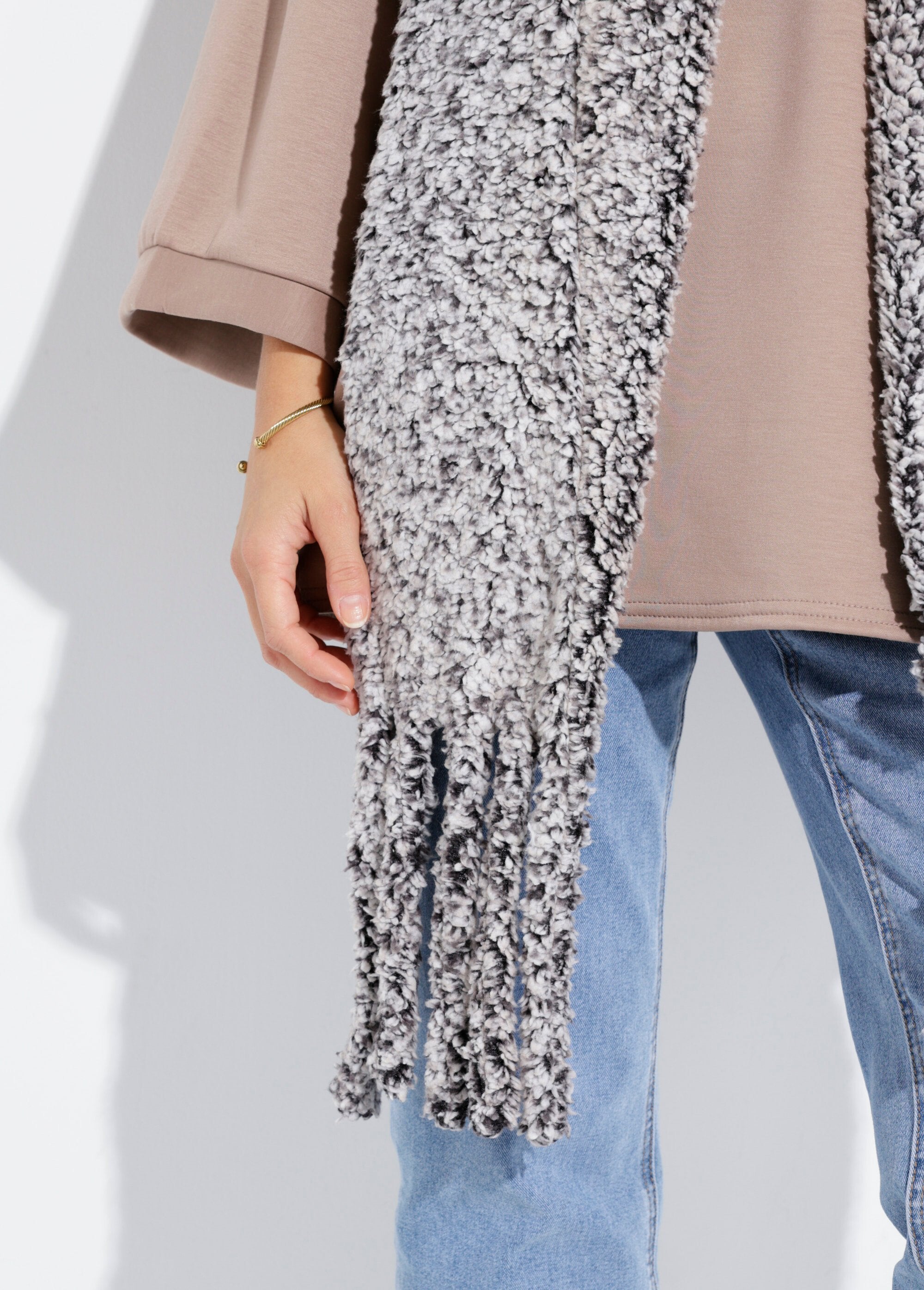 Warme_fleece_sjaal_in_sherpa-stijl_Gris_fonce_DE1_slim