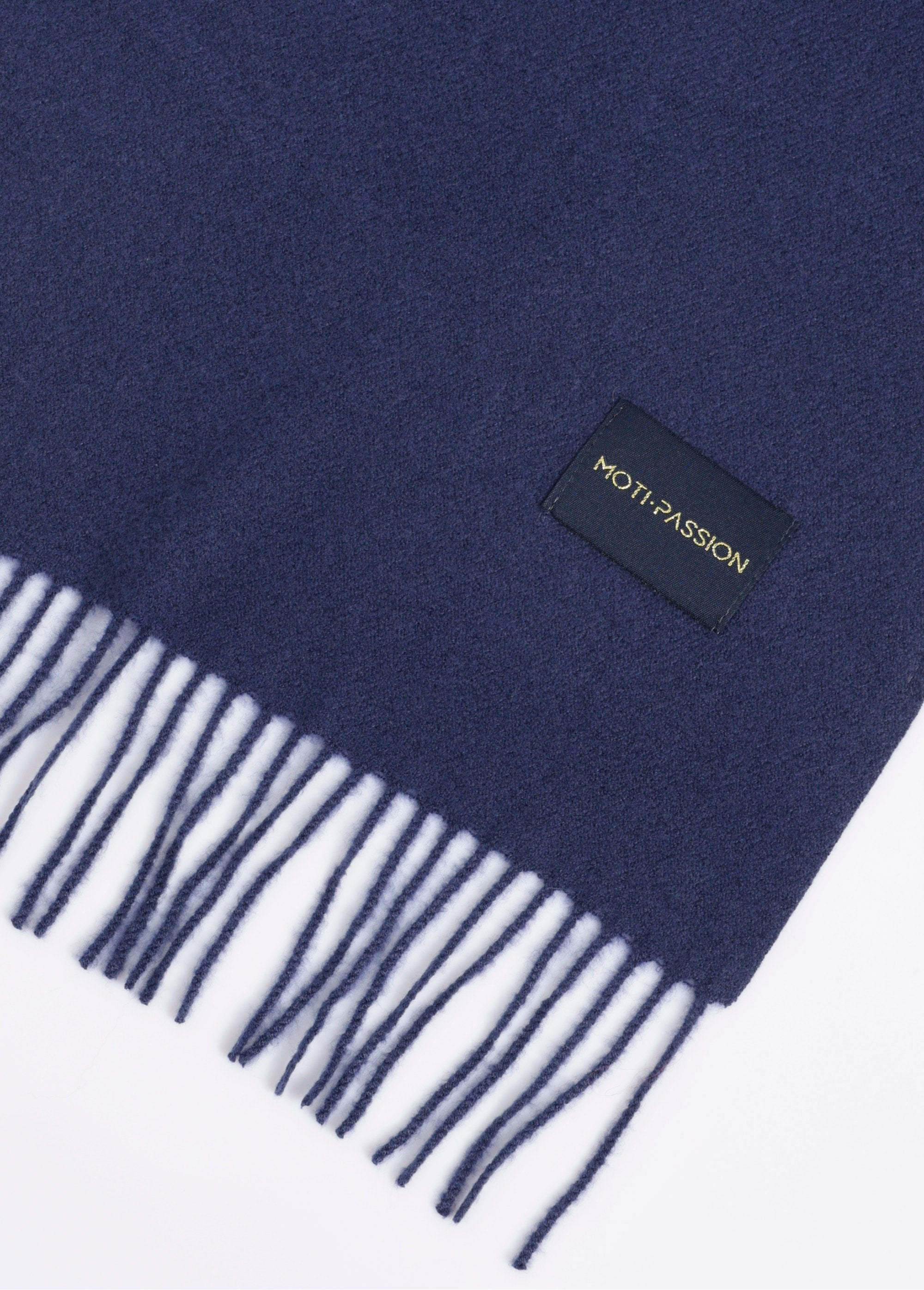 Klassieke_sjaal_met_franjes_en_wol_Marine_DE1_slim